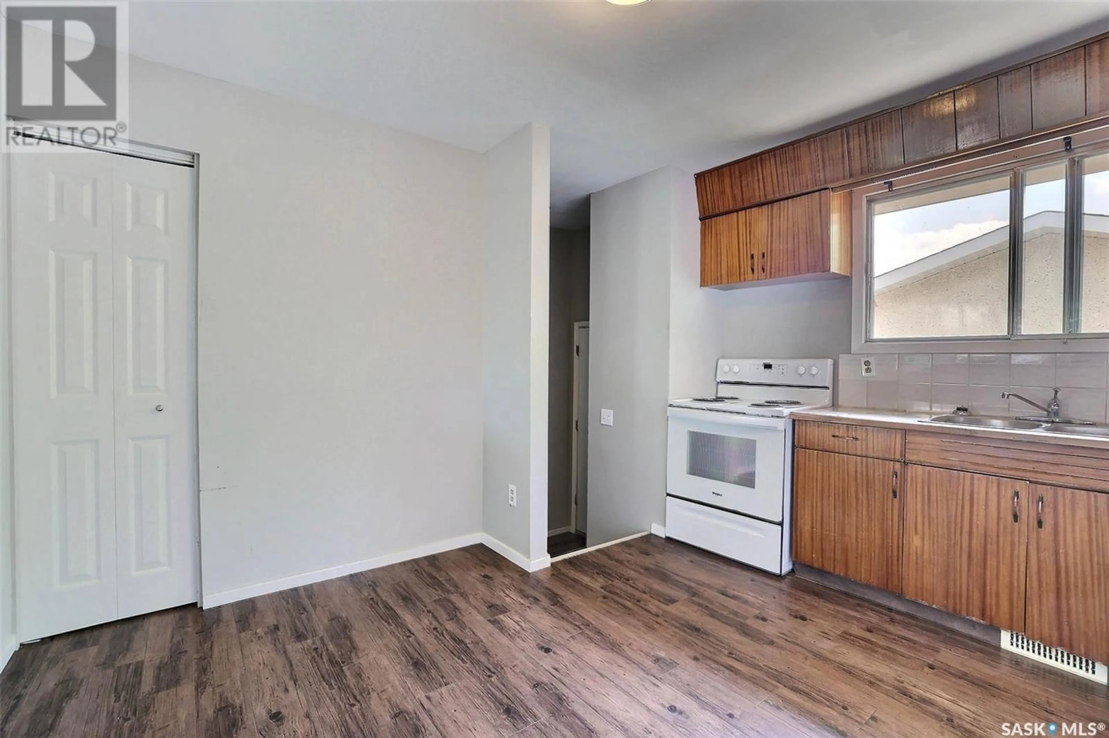 Standard kitchen, wood/laminate floor for 187 READ AVENUE, Regina Saskatchewan S4T6R3
