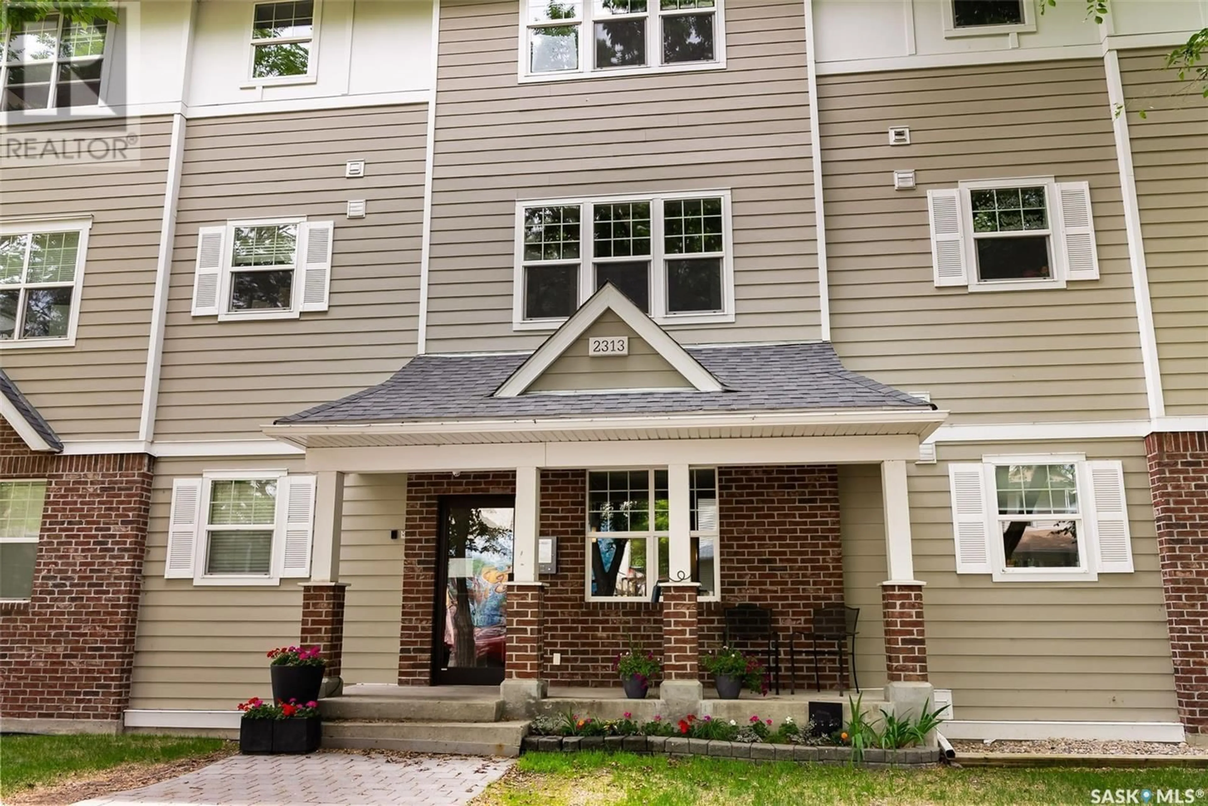 Home with vinyl exterior material, unknown for 206 - 2313 MONTREAL STREET, Regina Saskatchewan S4P1L9