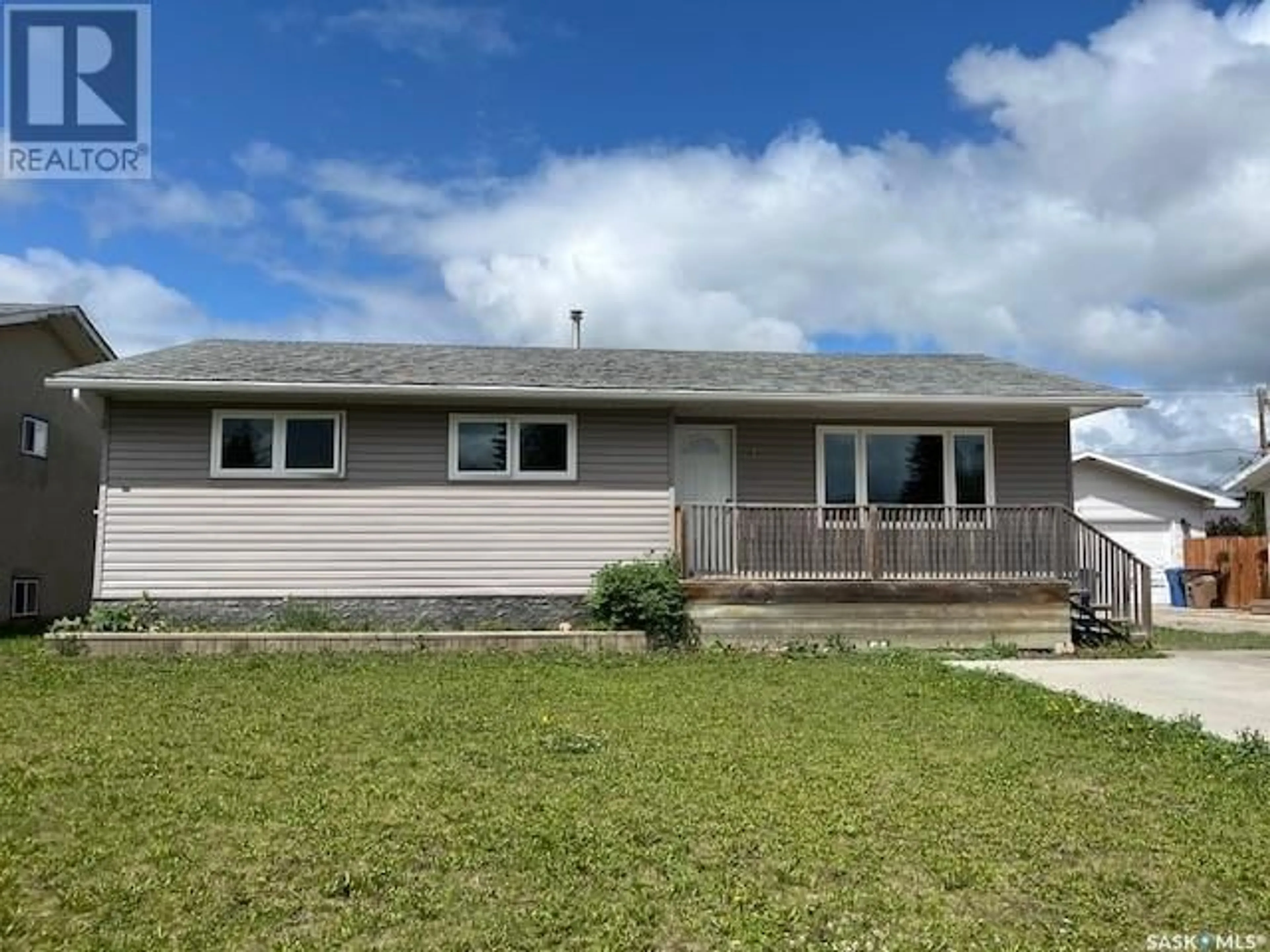 Home with vinyl exterior material, unknown for 120 KENNEDY DRIVE, Melfort Saskatchewan S0E1A0