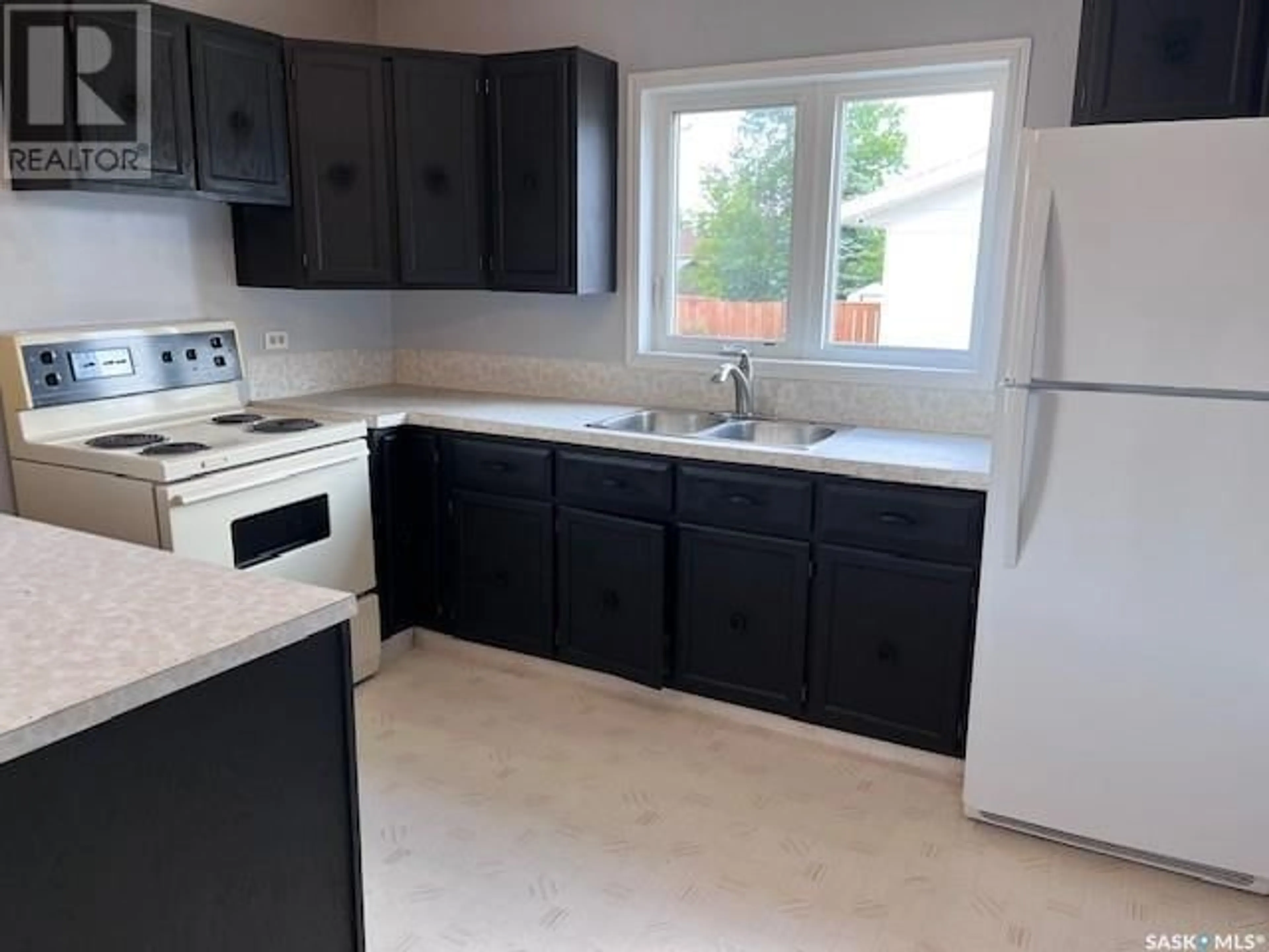 Standard kitchen, unknown for 120 KENNEDY DRIVE, Melfort Saskatchewan S0E1A0