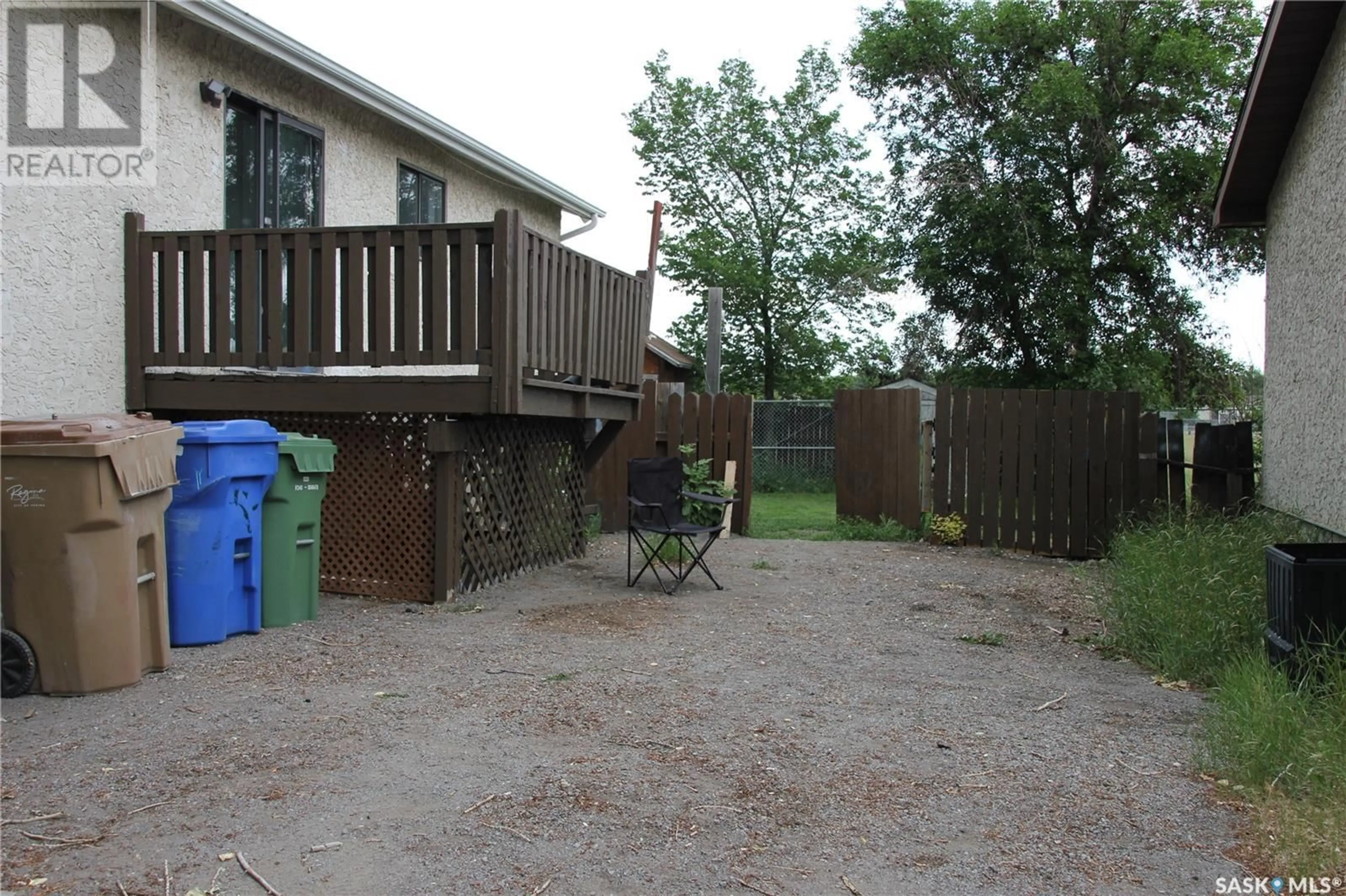 Patio, street for 1719 FLEET STREET, Regina Saskatchewan S4N6B4