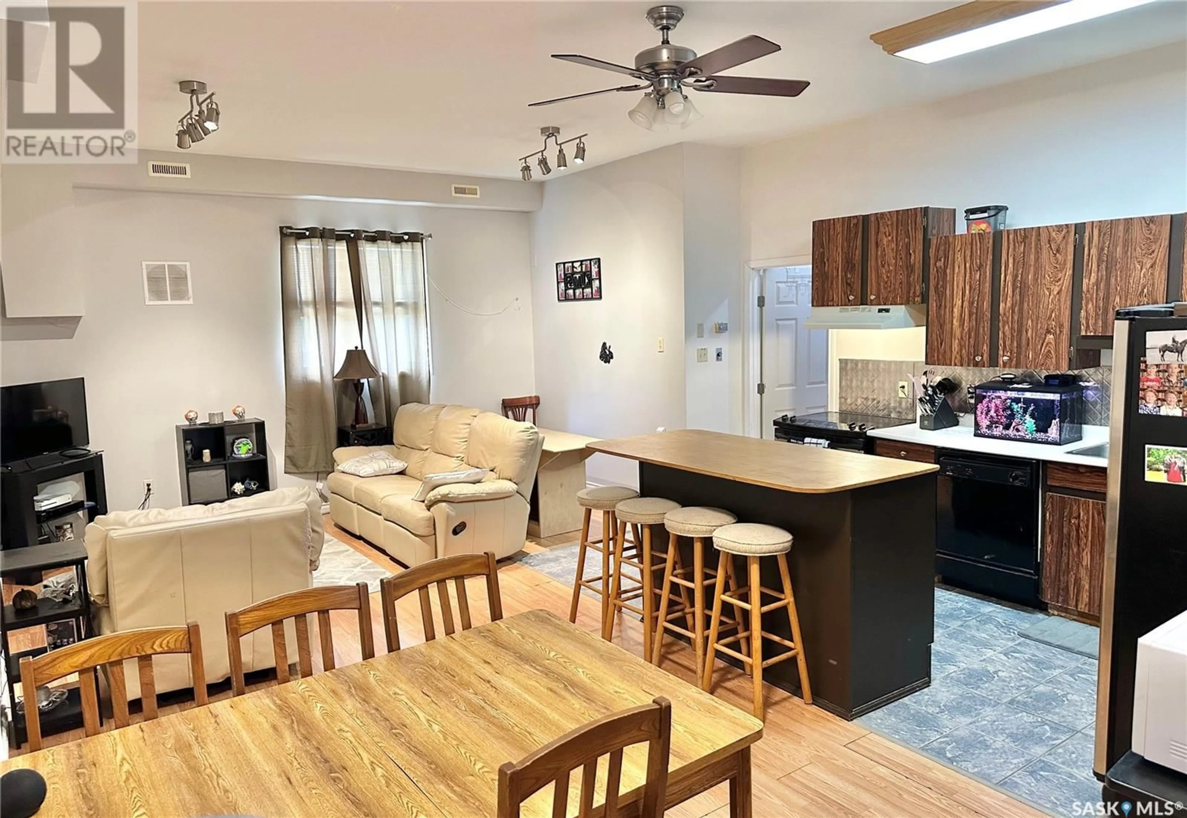 Open concept kitchen, unknown for 105 CARL ERICKSON AVENUE, Shell Lake Saskatchewan S0J2G0