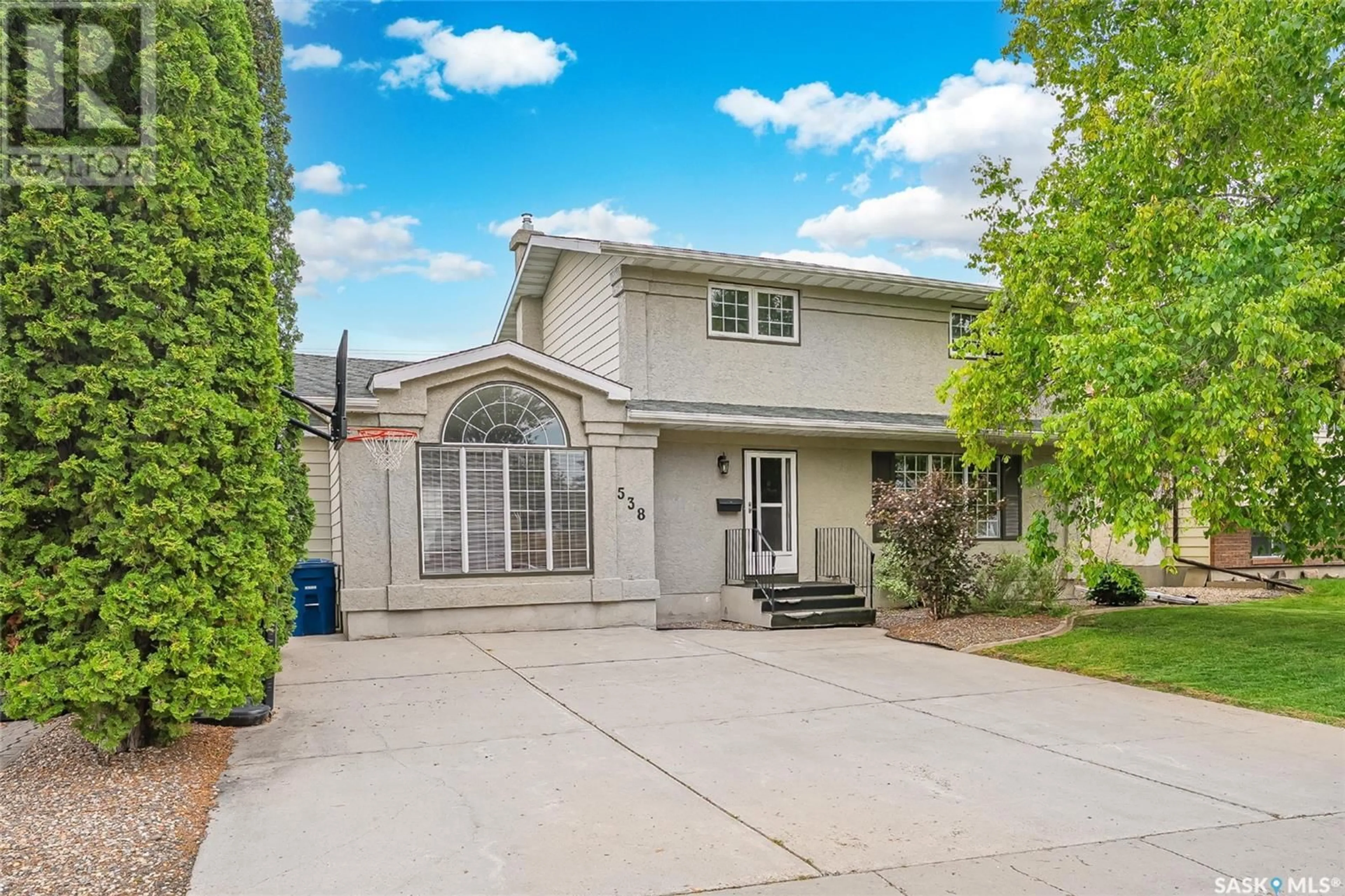 Home with vinyl exterior material, street for 538 TRENT CRESCENT, Saskatoon Saskatchewan S7H4T1
