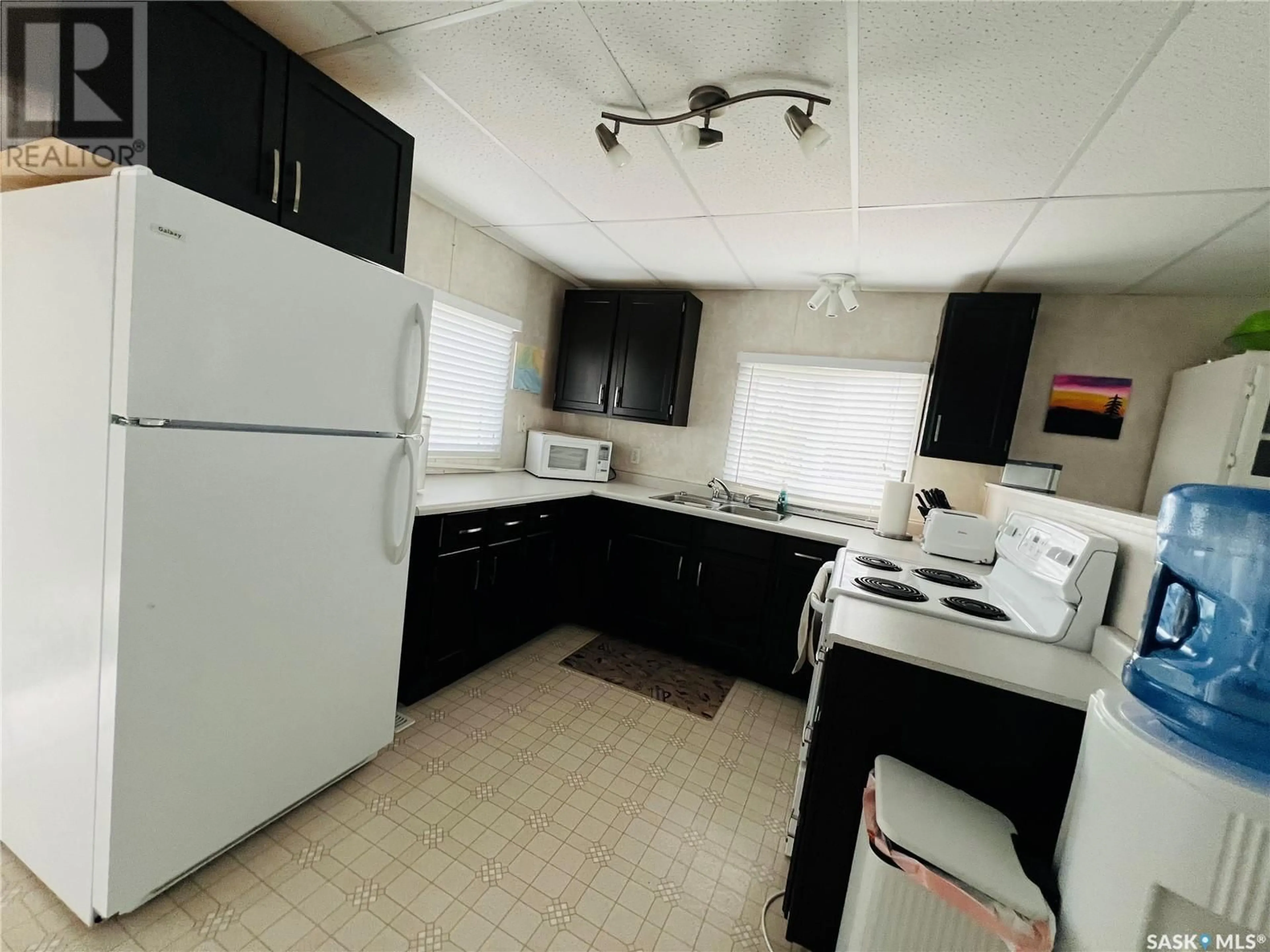 Standard kitchen, unknown for 316 HERCHMER CRESCENT, Beaver Flat Saskatchewan S0N2P0