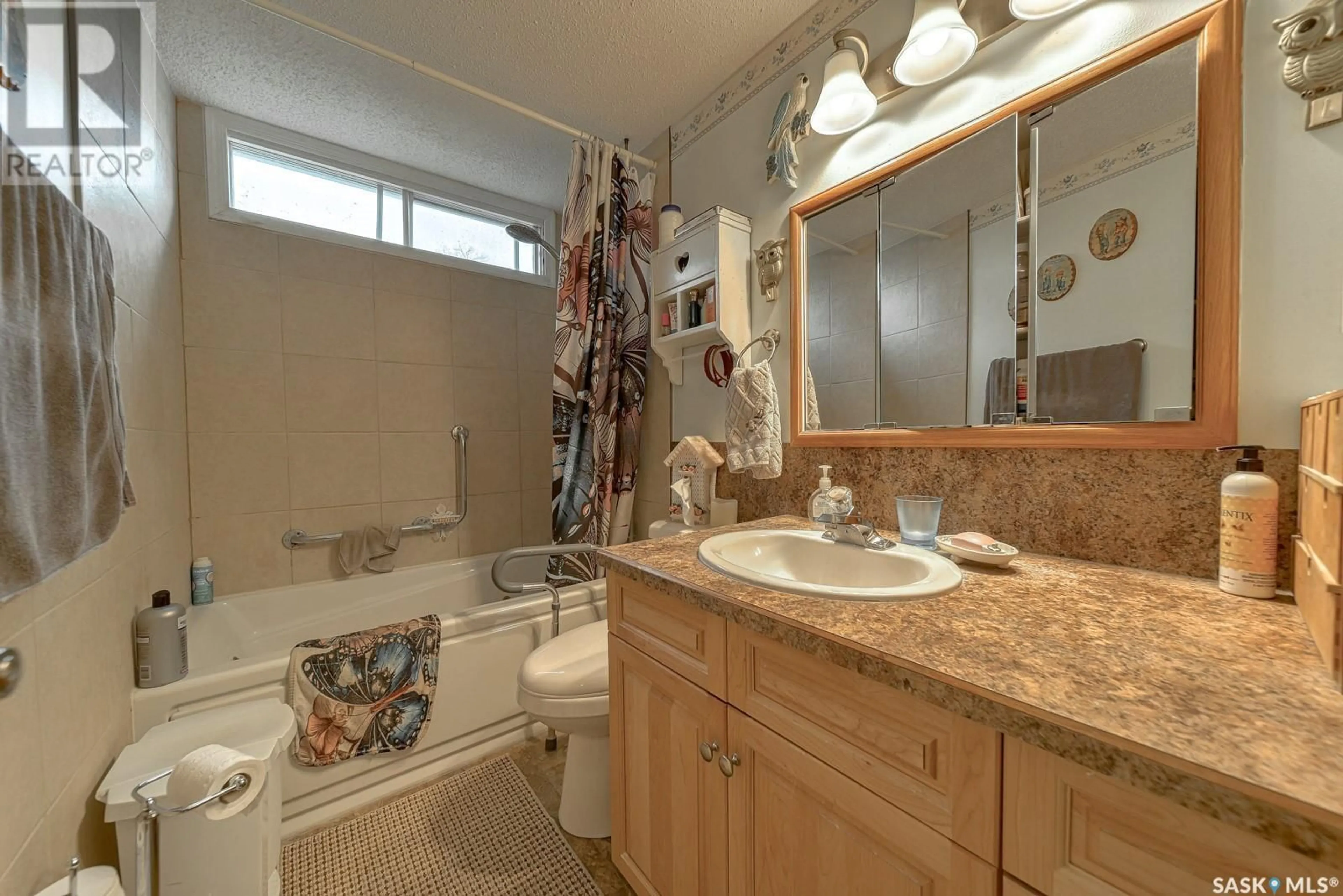 Standard bathroom, ceramic/tile floor for DEERING ACREAGE, Chaplin Saskatchewan S0H0V0