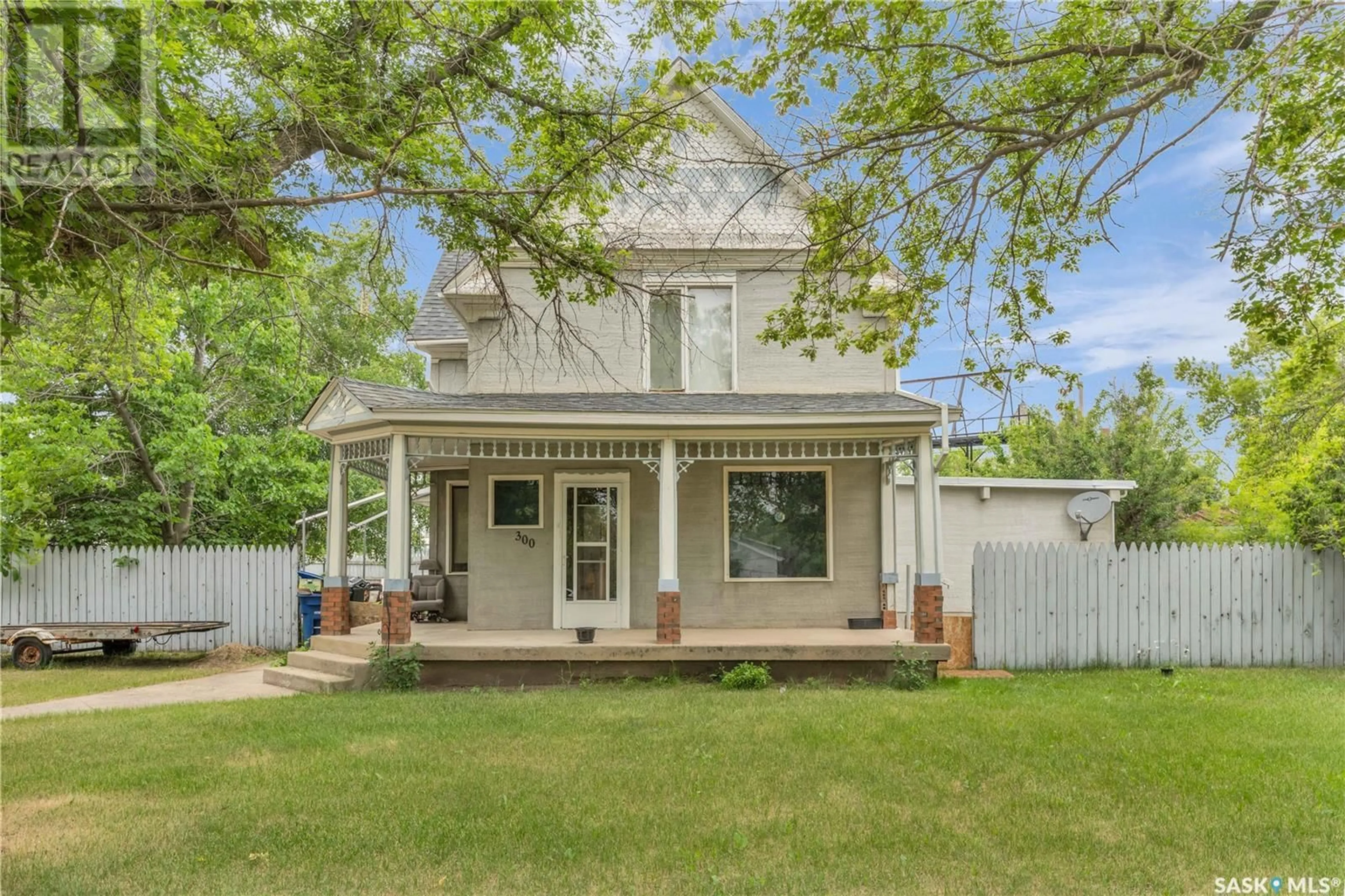 Home with vinyl exterior material, street for 300 WASHINGTON AVENUE, Hanley Saskatchewan S0G2E0