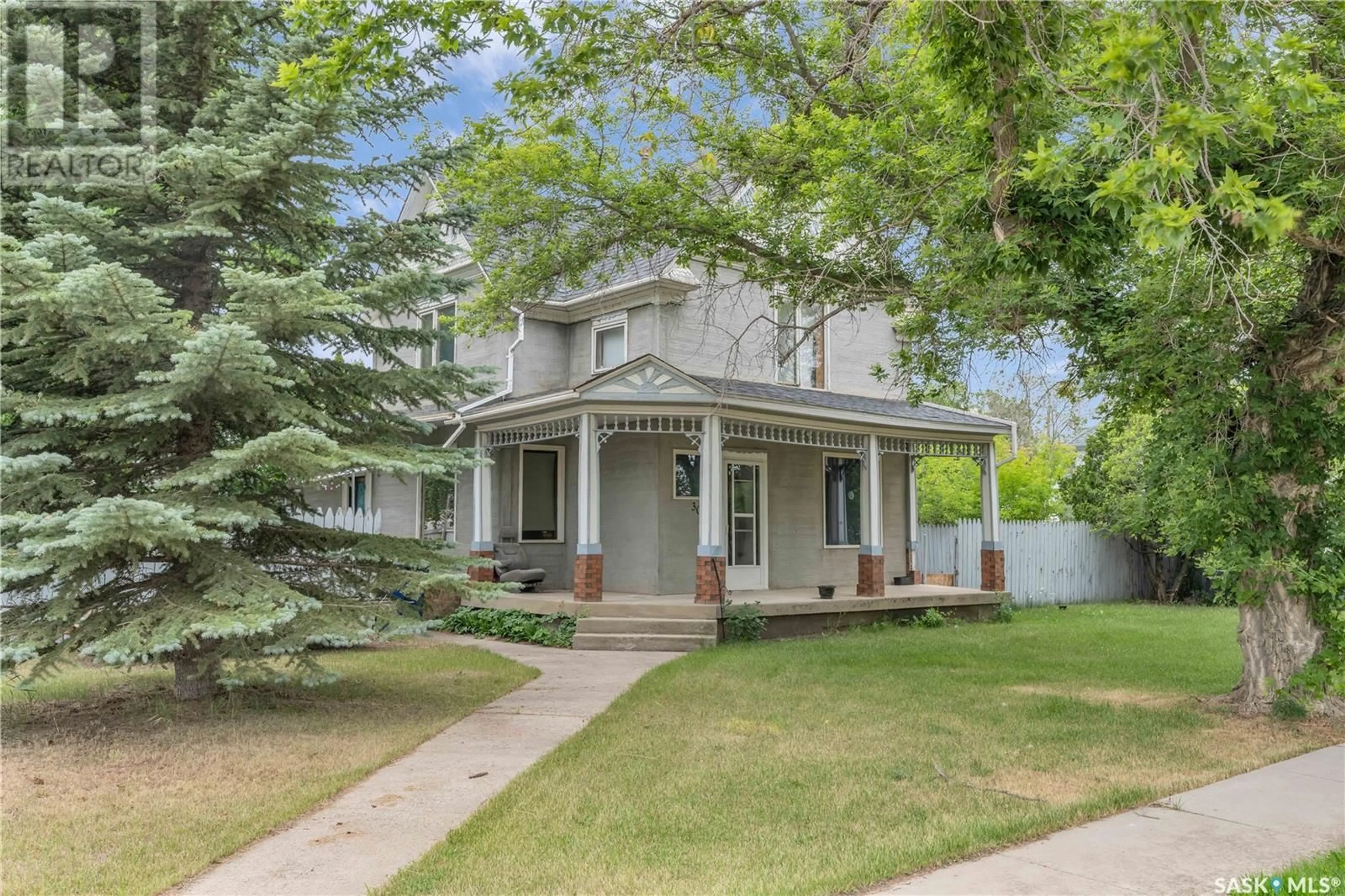 Home with vinyl exterior material, street for 300 WASHINGTON AVENUE, Hanley Saskatchewan S0G2E0