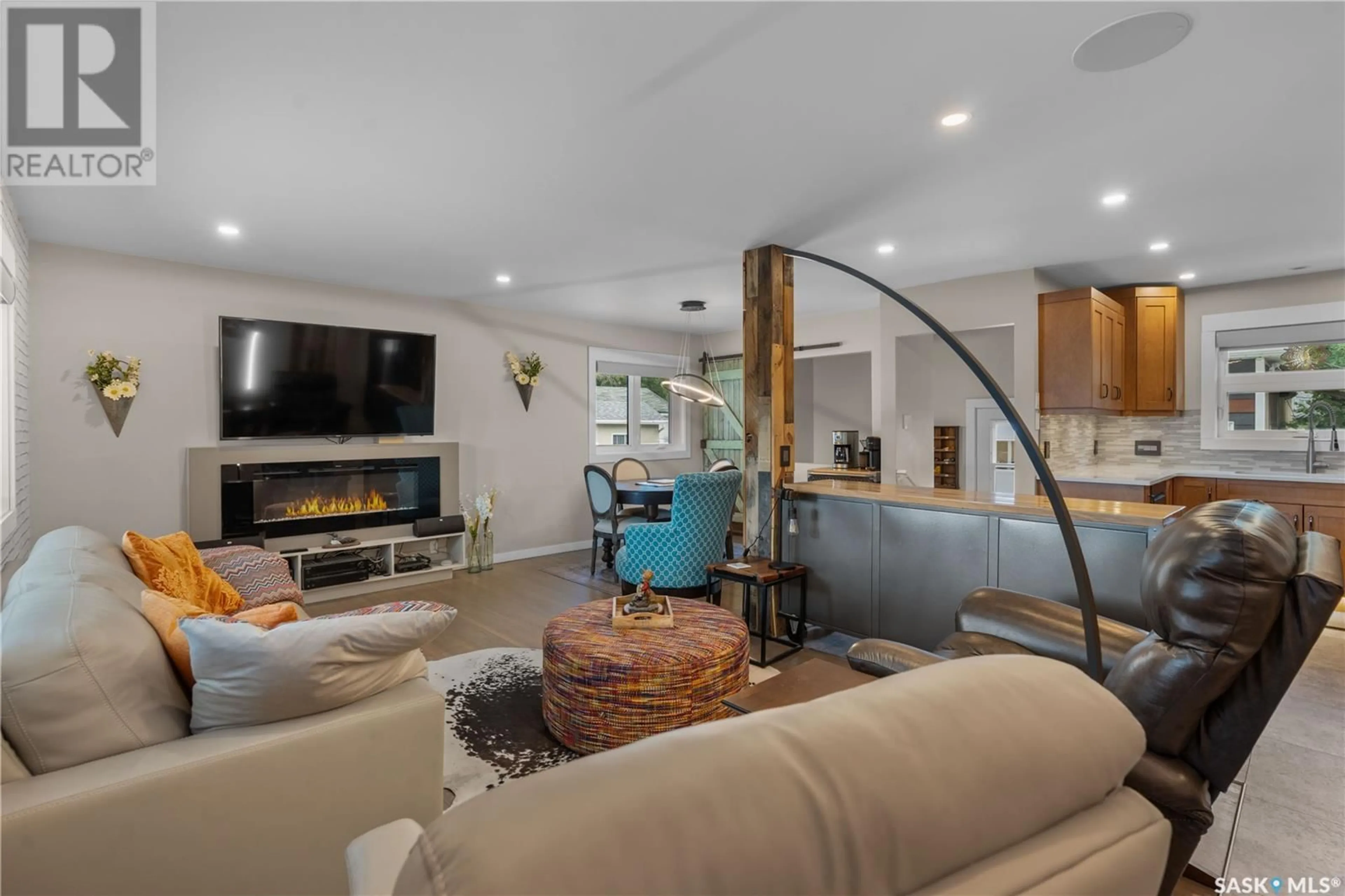 Living room with furniture, unknown for 46 MOTHERWELL CRESCENT, Regina Saskatchewan S4S3Z4