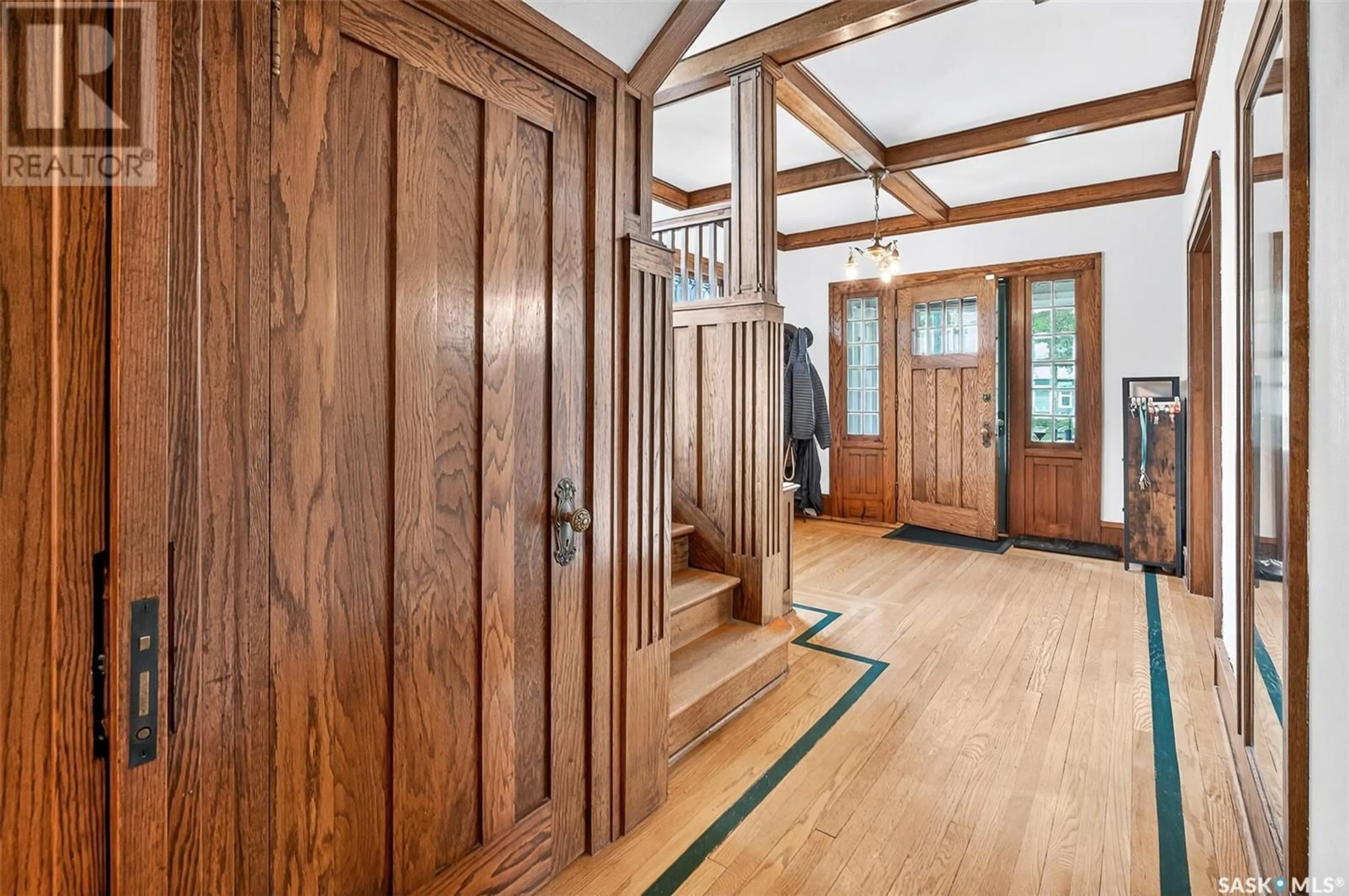 Indoor entryway for 1148 REDLAND AVENUE, Moose Jaw Saskatchewan S6H3P3