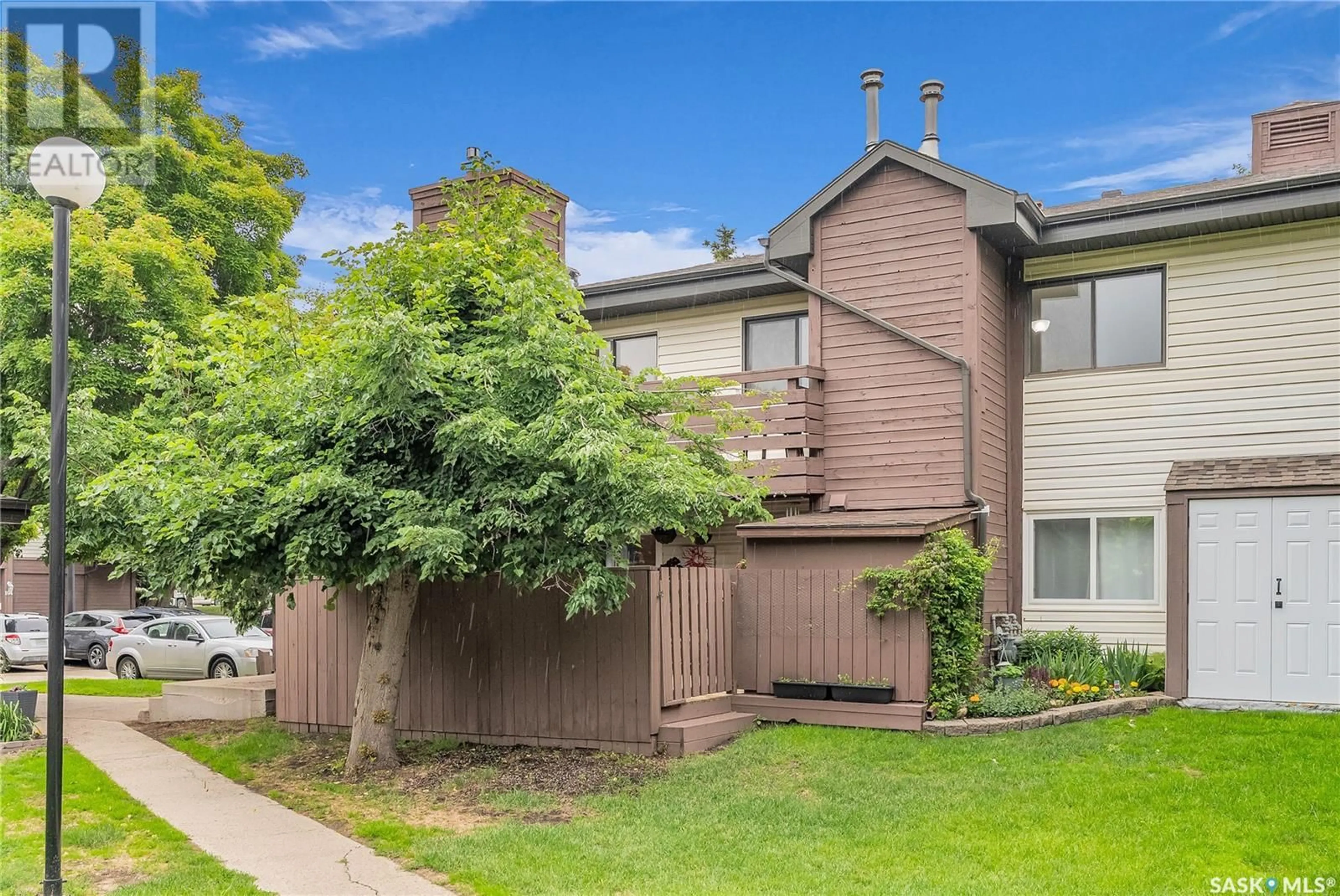 Patio, street for 202 441 PENDYGRASSE ROAD, Saskatoon Saskatchewan S7M5C1