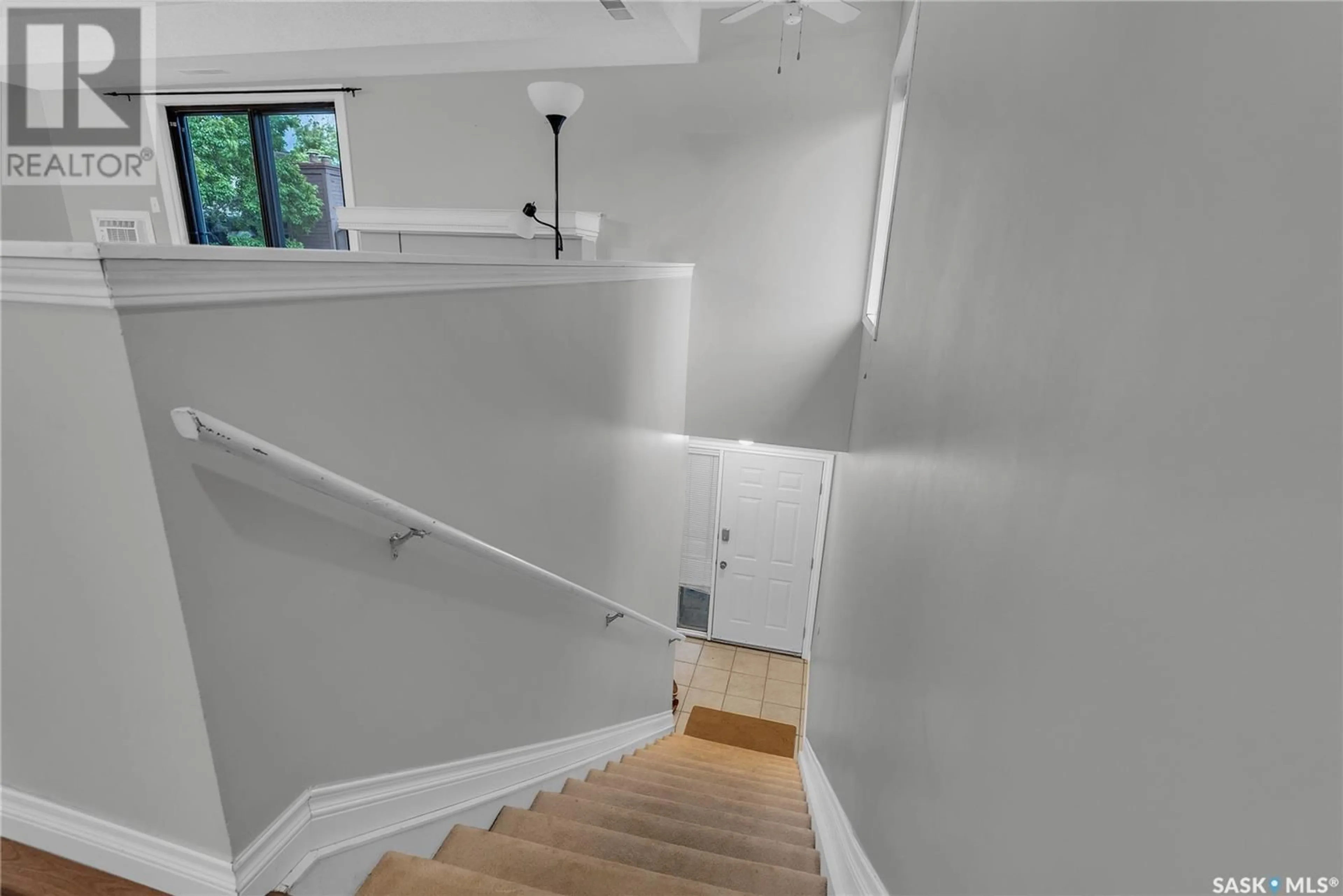 Stairs for 202 441 PENDYGRASSE ROAD, Saskatoon Saskatchewan S7M5C1