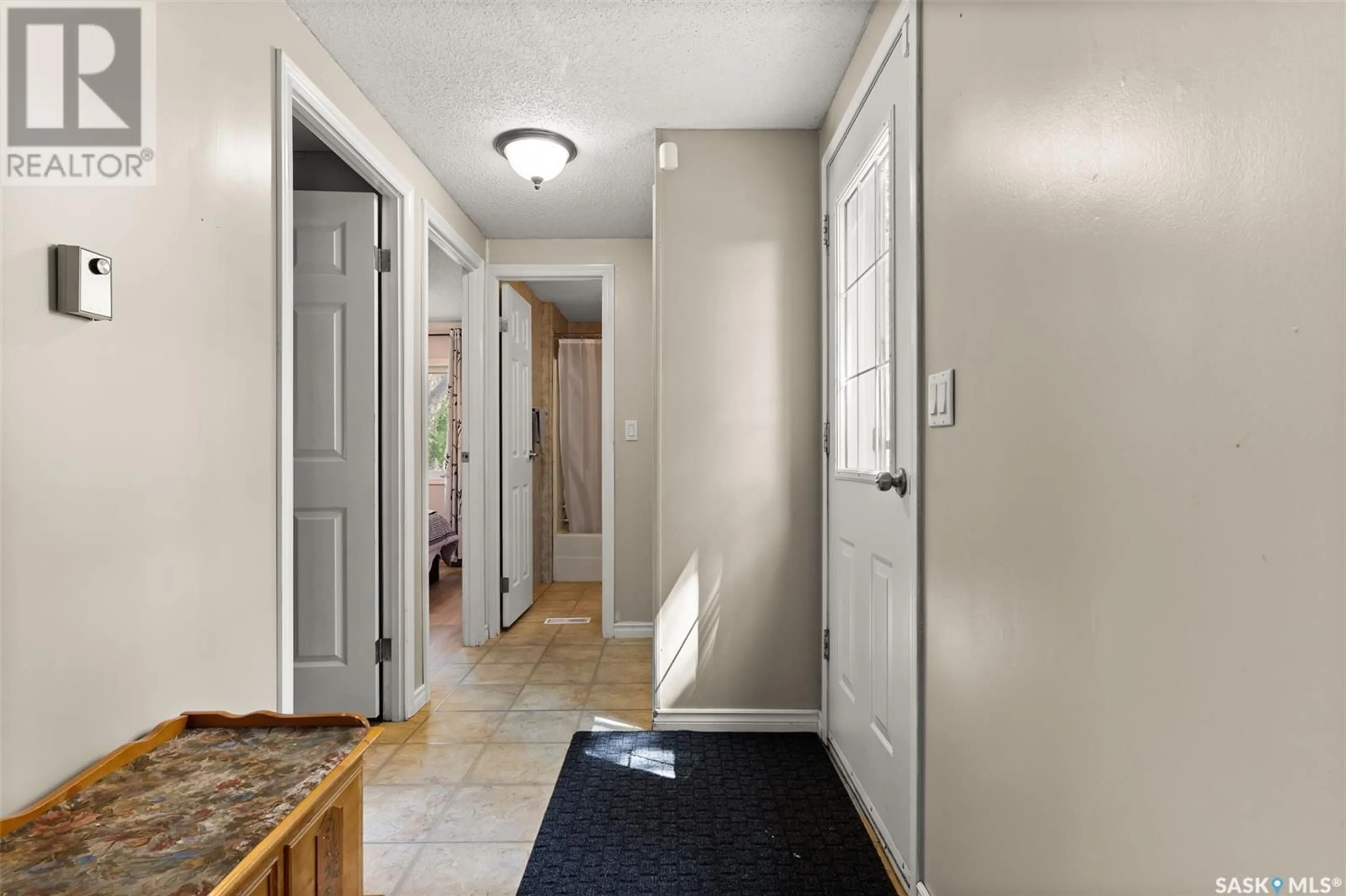 Indoor entryway for 104 DONOVEL CRESCENT, Regina Beach Saskatchewan S0G4C0