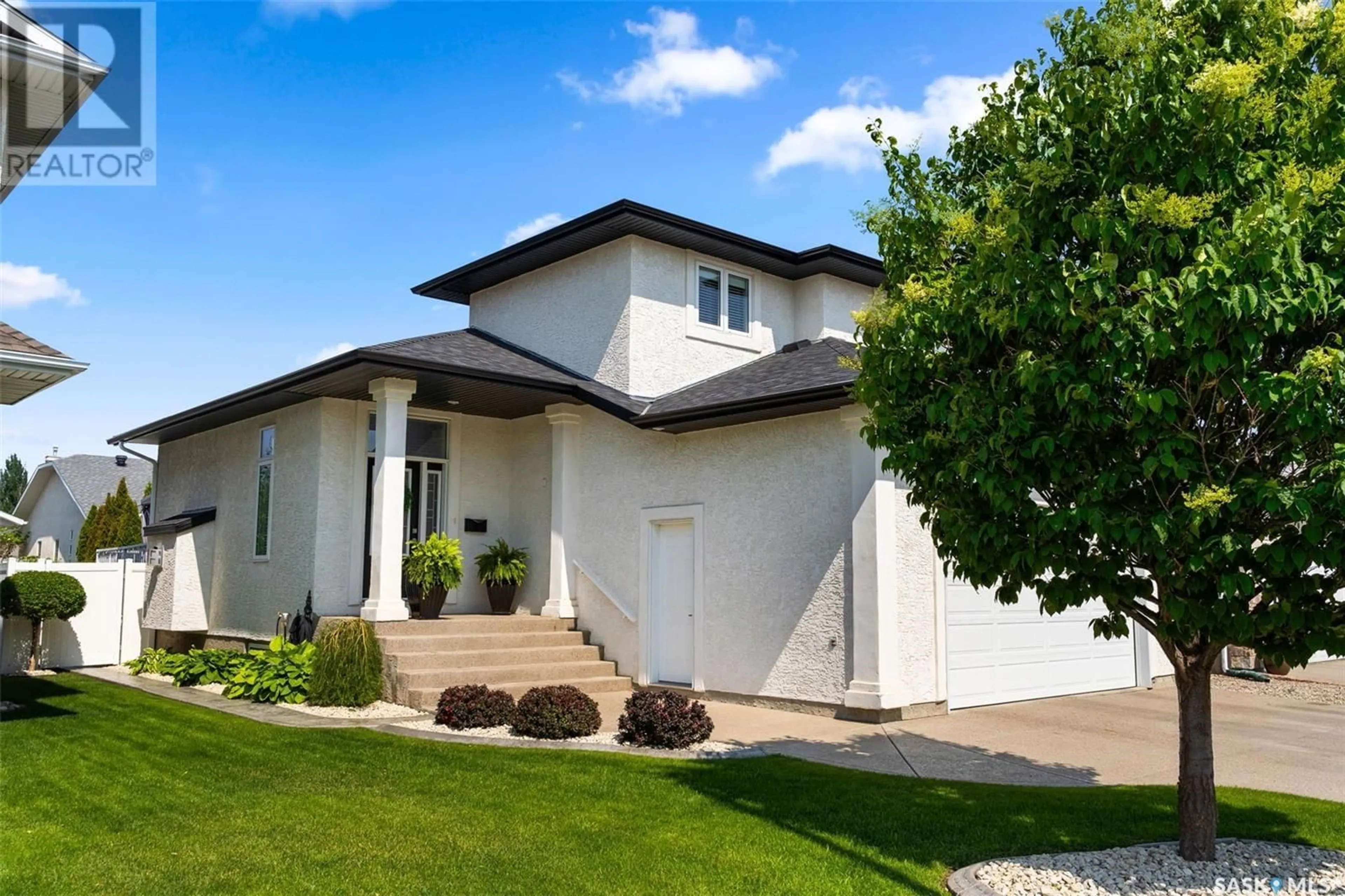 Home with vinyl exterior material, street for 2906 ST ANDREWS ROAD, Regina Saskatchewan S4V2Z8