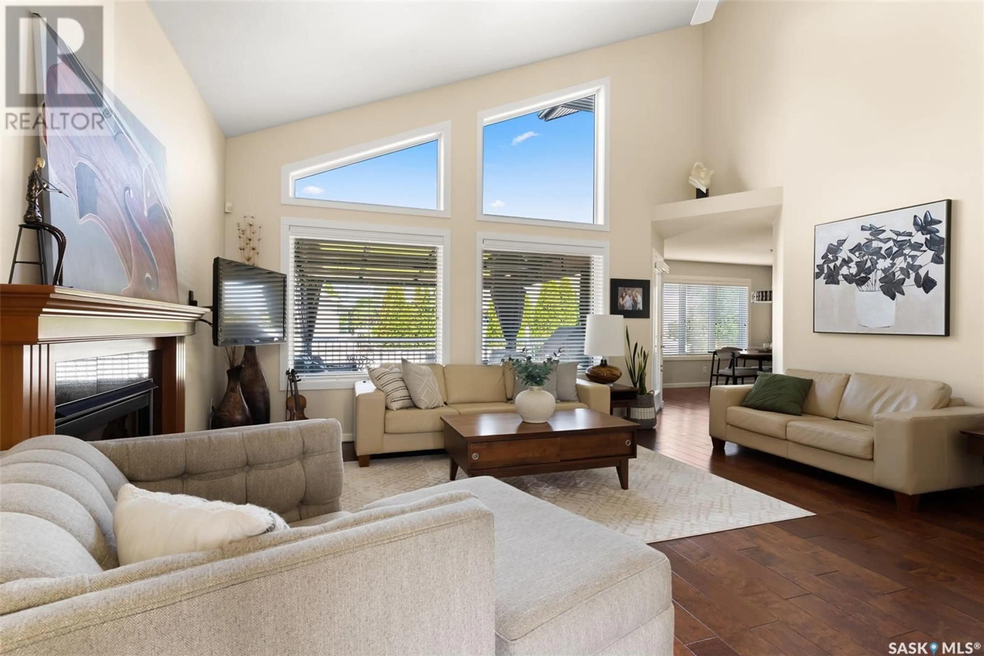 Living room with furniture, unknown for 2906 ST ANDREWS ROAD, Regina Saskatchewan S4V2Z8