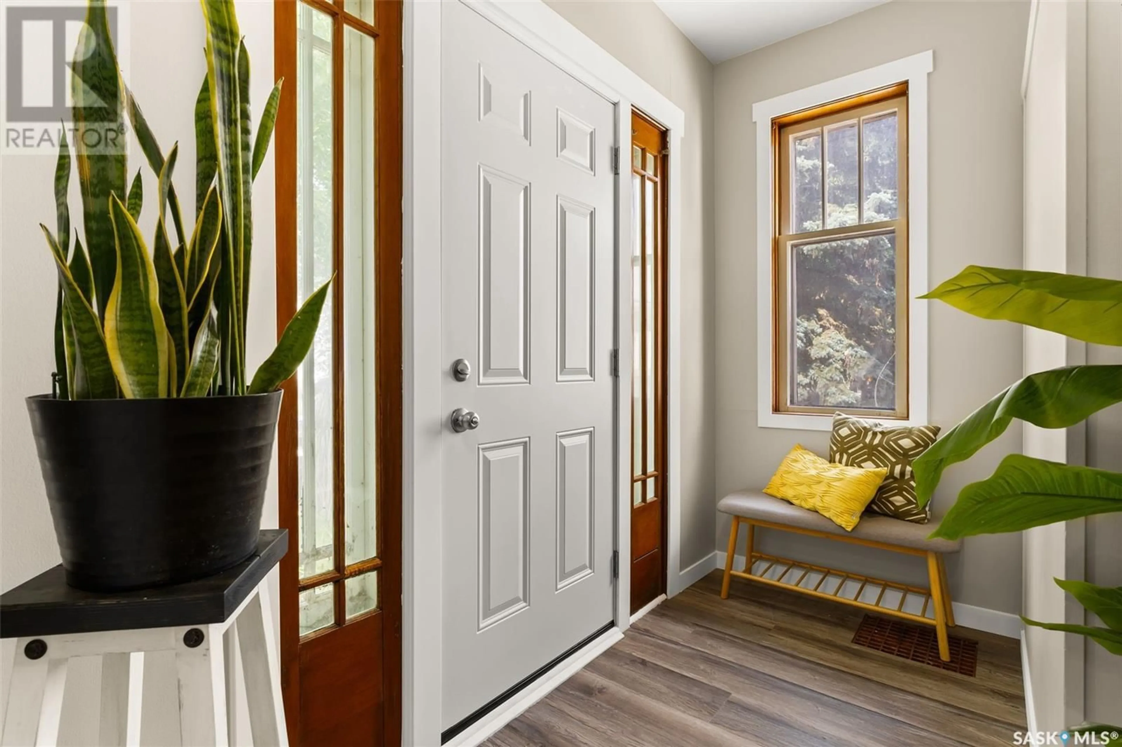 Indoor entryway for 2253 WINNIPEG STREET, Regina Saskatchewan S4P1H2