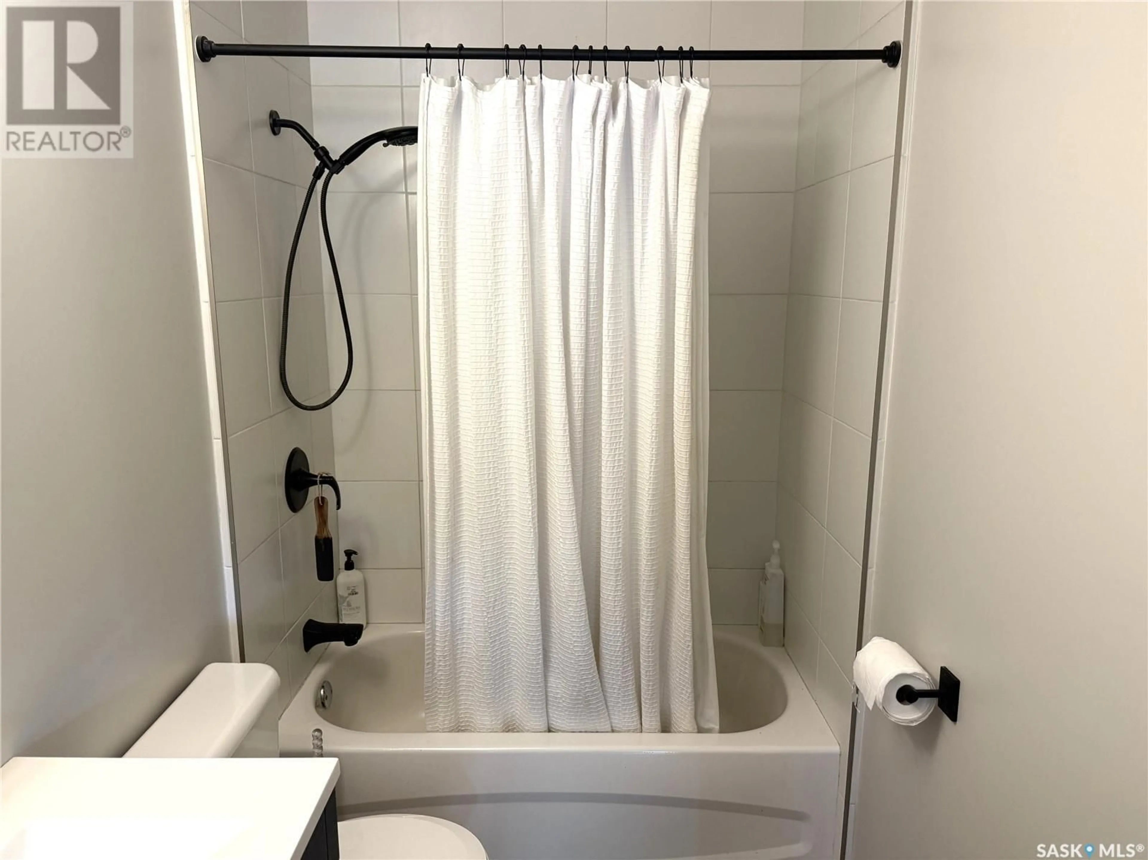 Standard bathroom, unknown for 515 DOUGLASS STREET, Outlook Saskatchewan S0L2N0