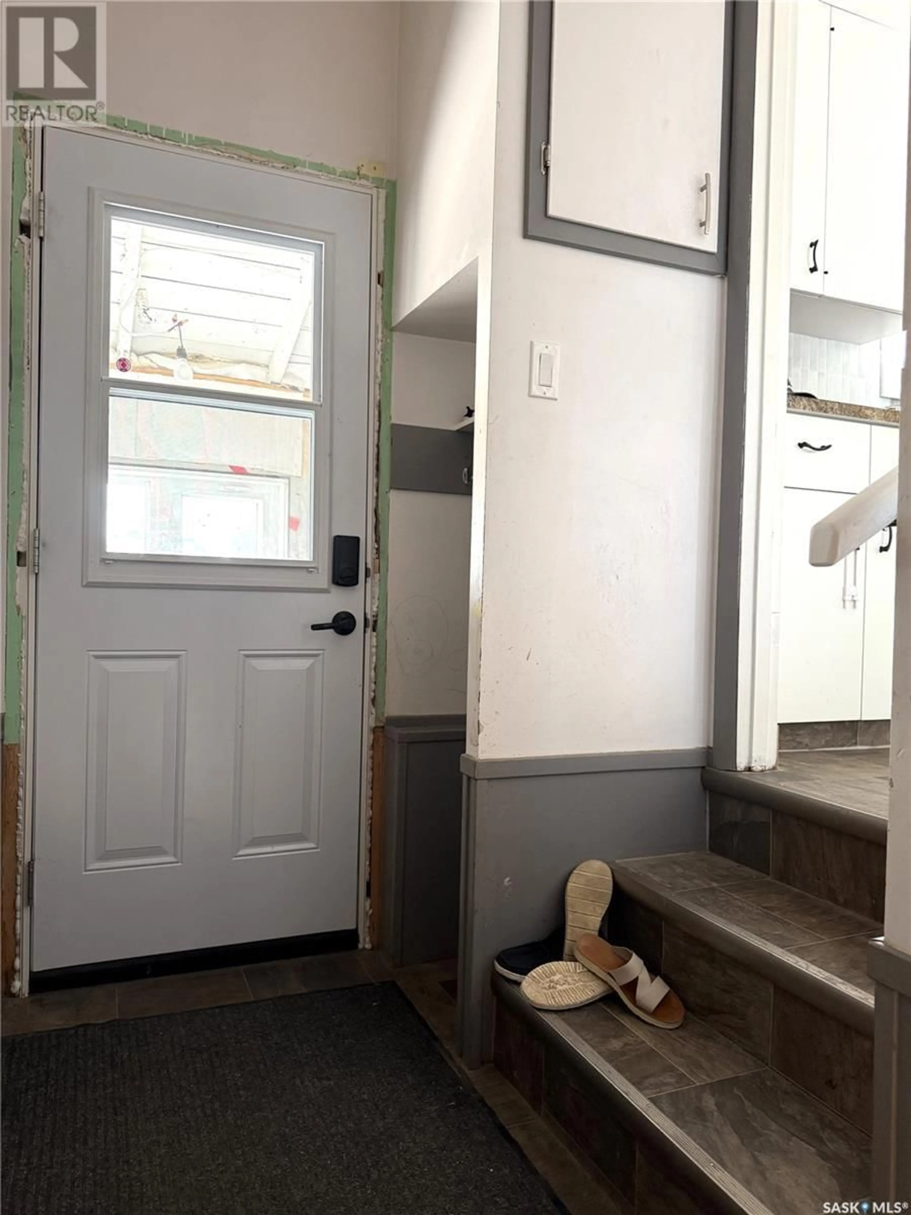 Indoor entryway for 515 DOUGLASS STREET, Outlook Saskatchewan S0L2N0