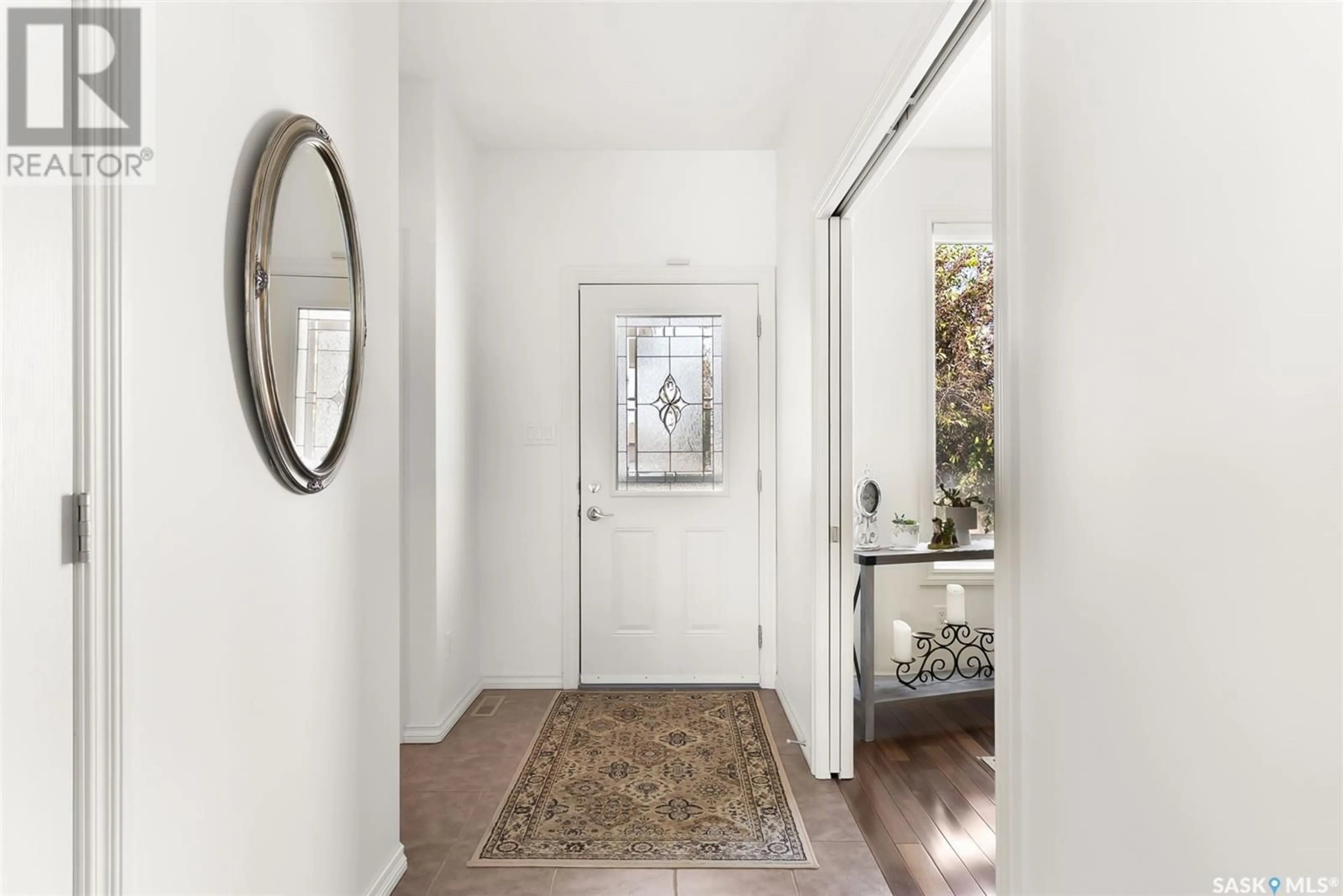 Indoor entryway for 10166 WASCANA ESTATES, Regina Saskatchewan S4V3E5
