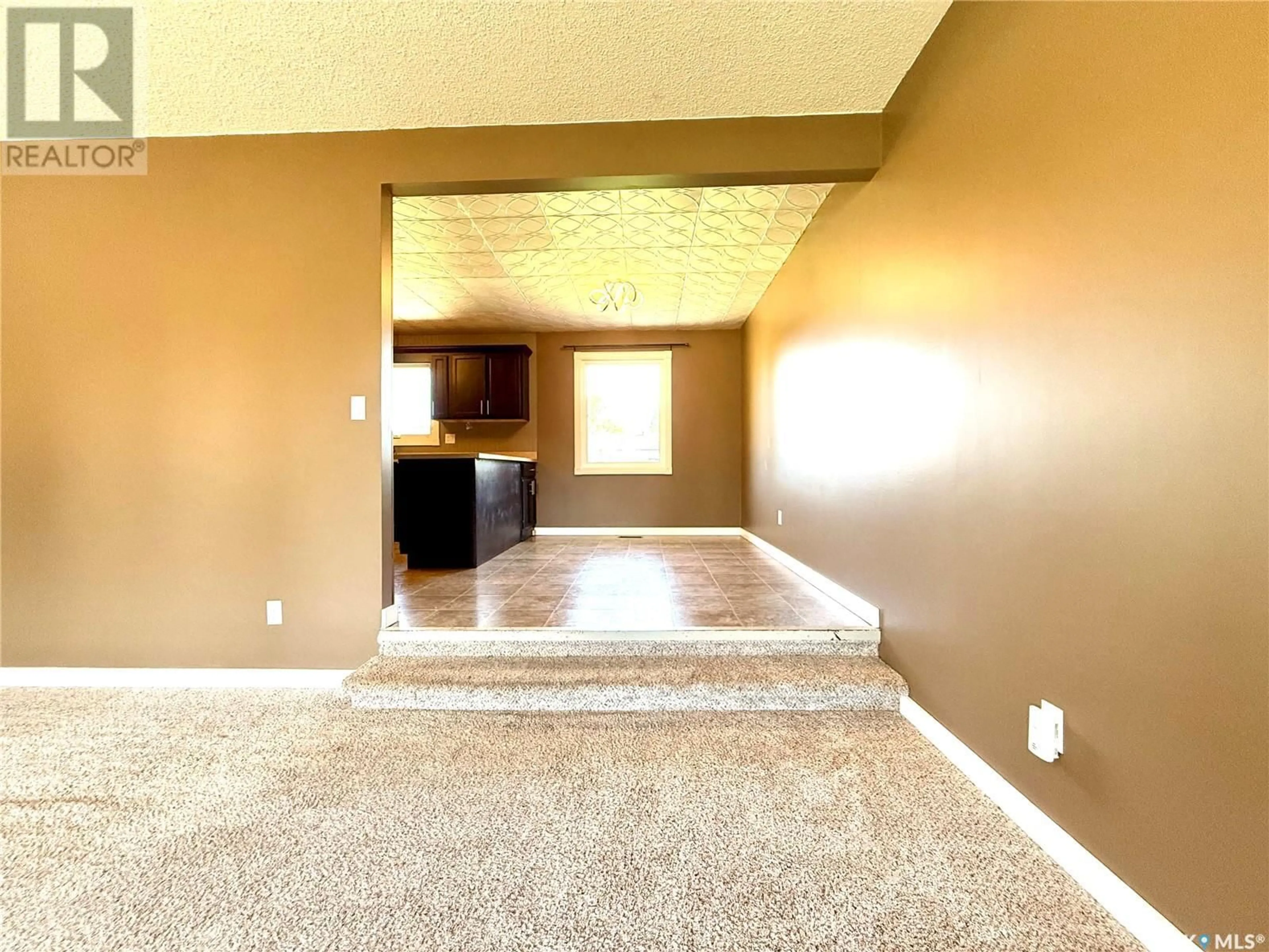Indoor entryway for 25 CENTENNIAL DRIVE, Yorkton Saskatchewan S3N3B9