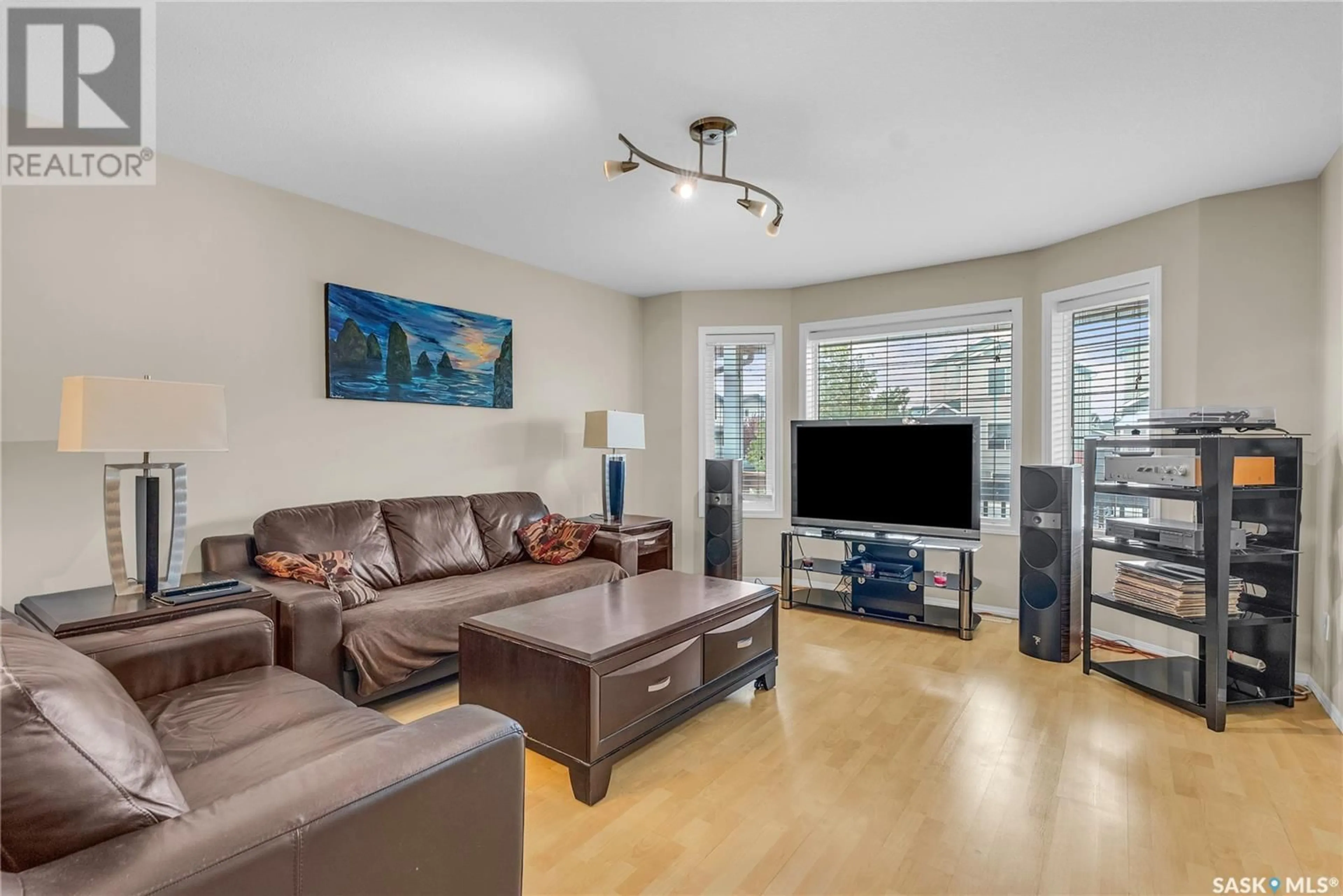 Living room with furniture, unknown for 403 RUTHERFORD CRESCENT, Saskatoon Saskatchewan S7N4X7