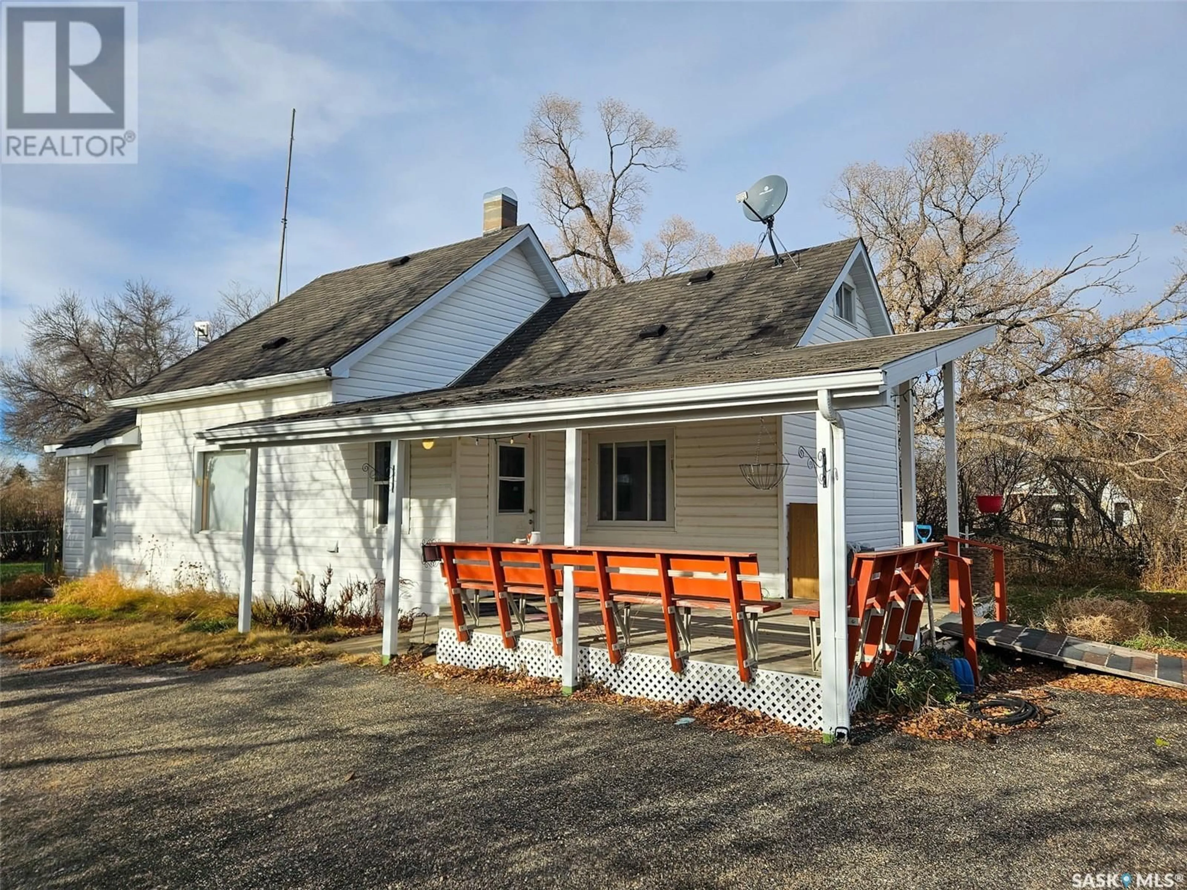A pic from outside/outdoor area/front of a property/back of a property/a pic from drone, street for 109 KAUFMAN STREET, Hodgeville Saskatchewan S0H2B0
