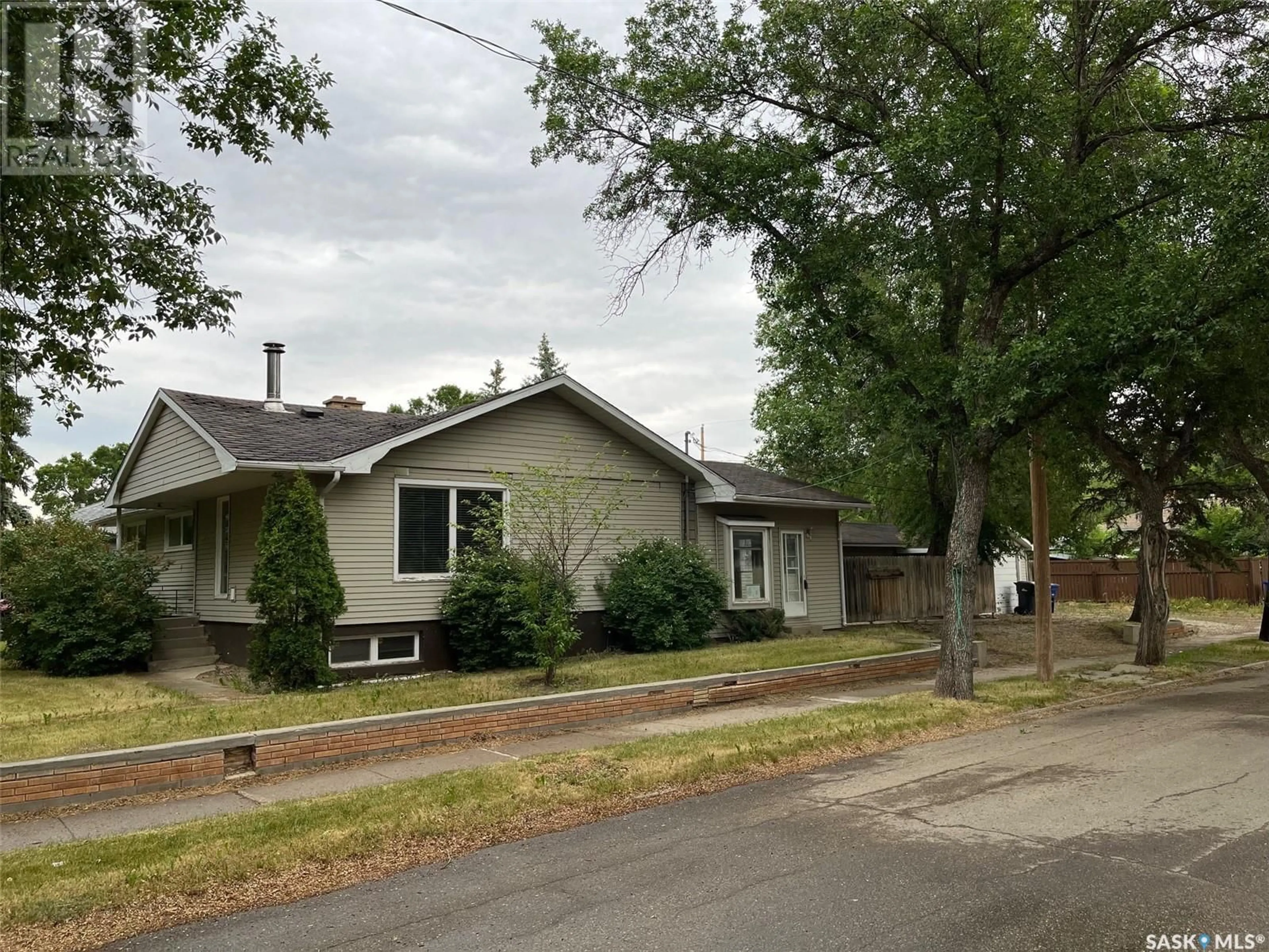 Unknown for 504 10TH STREET, Weyburn Saskatchewan S4H1H6
