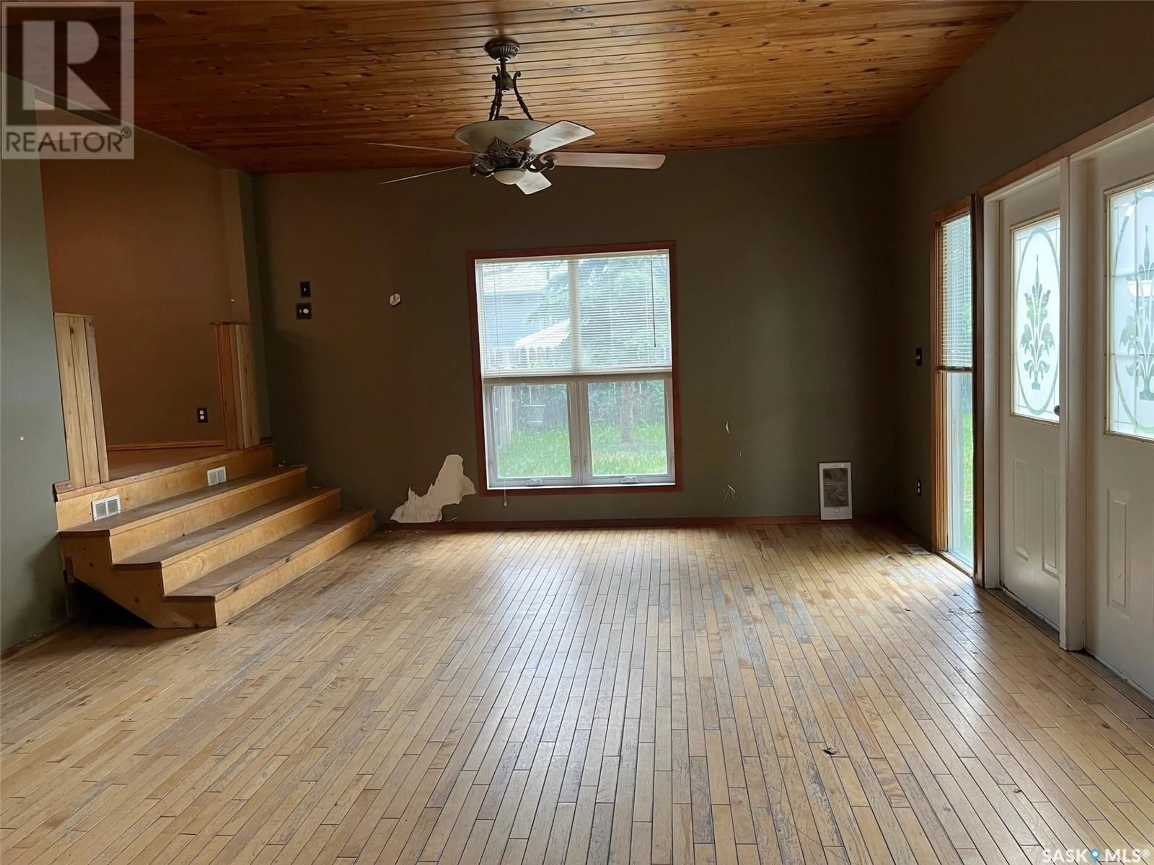 A pic of a room for 504 10TH STREET, Weyburn Saskatchewan S4H1H6