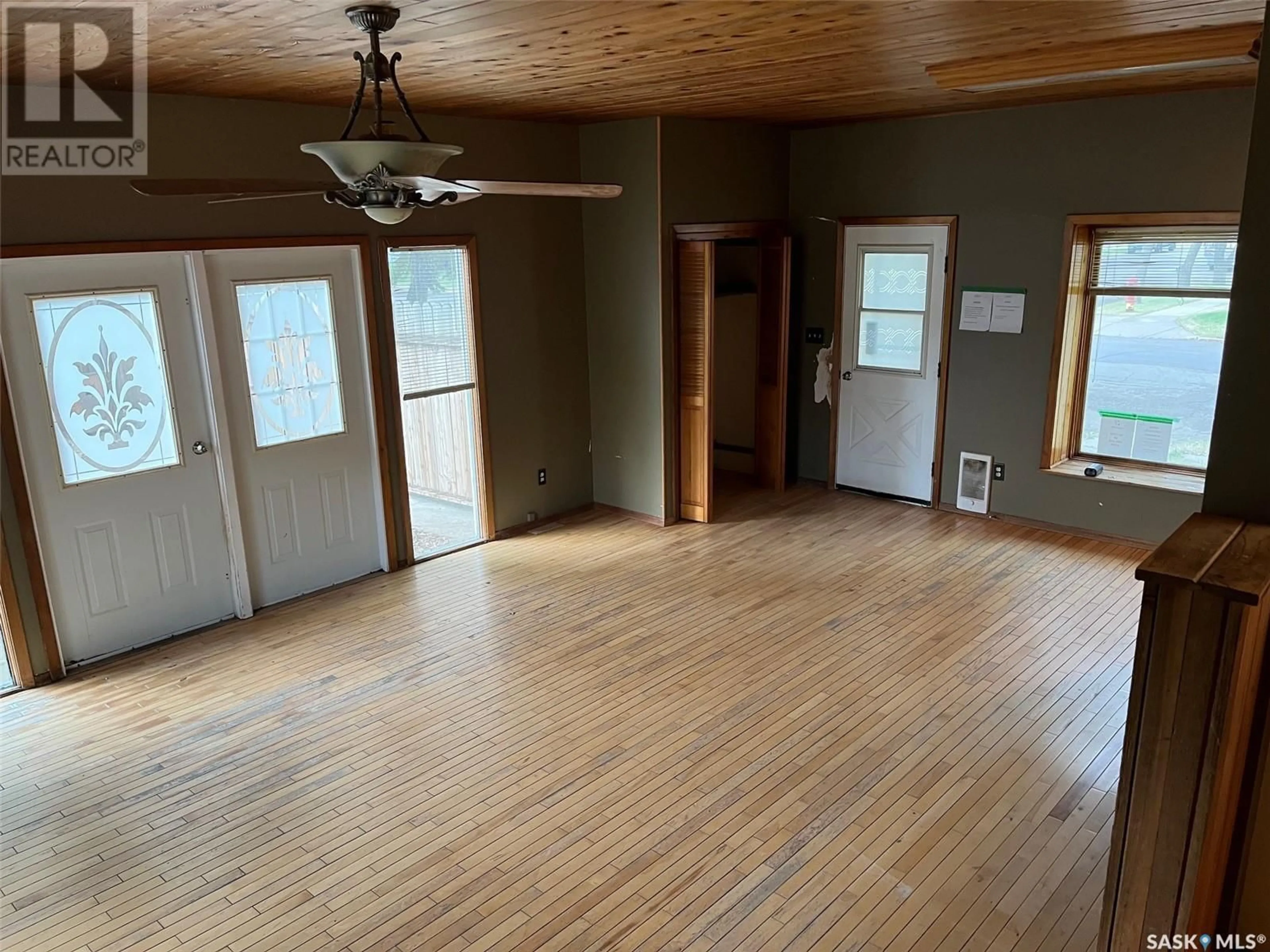A pic of a room for 504 10TH STREET, Weyburn Saskatchewan S4H1H6
