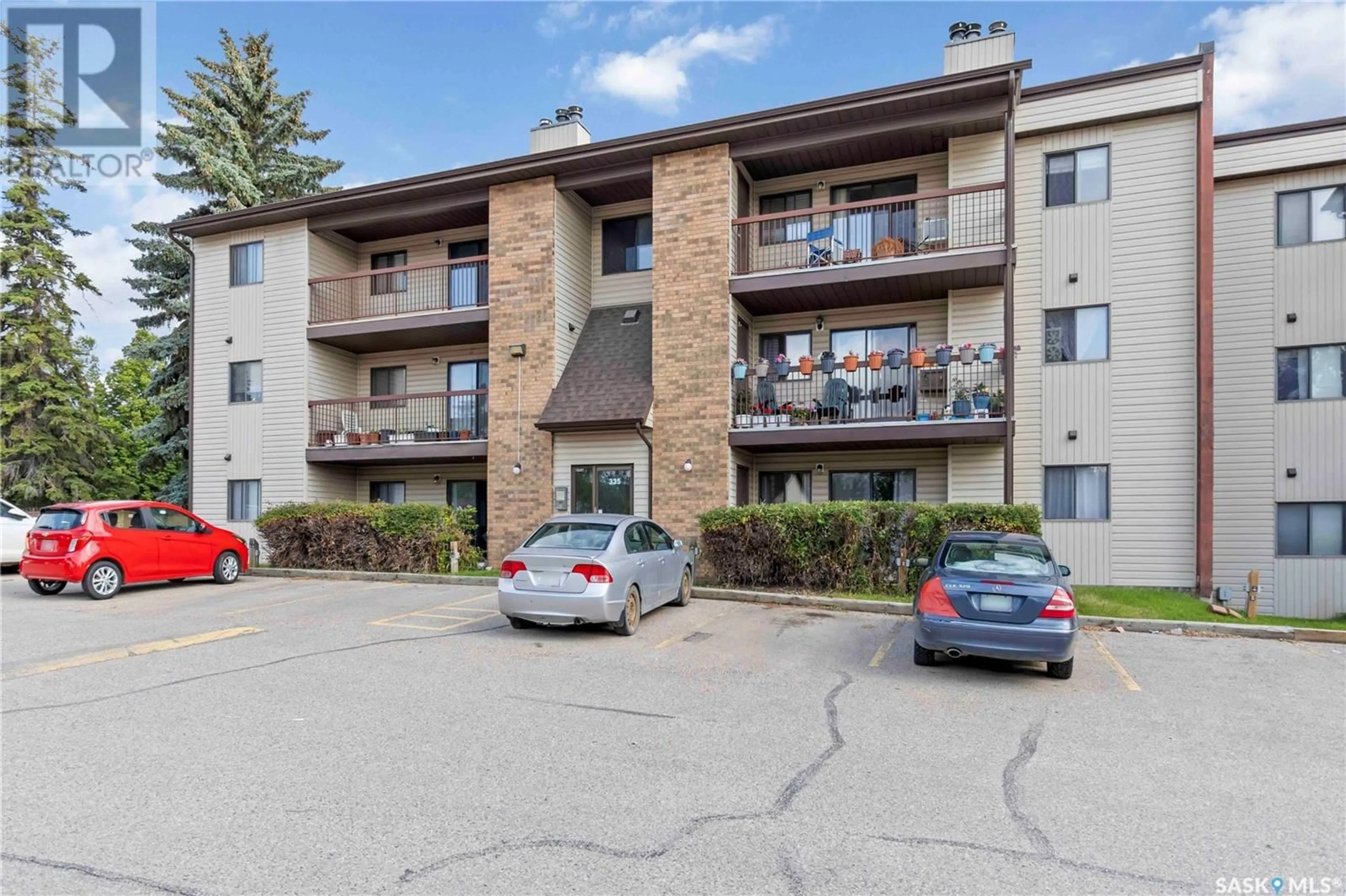 Patio, mountain view for 101 335 KINGSMERE BOULEVARD, Saskatoon Saskatchewan S7J4J6