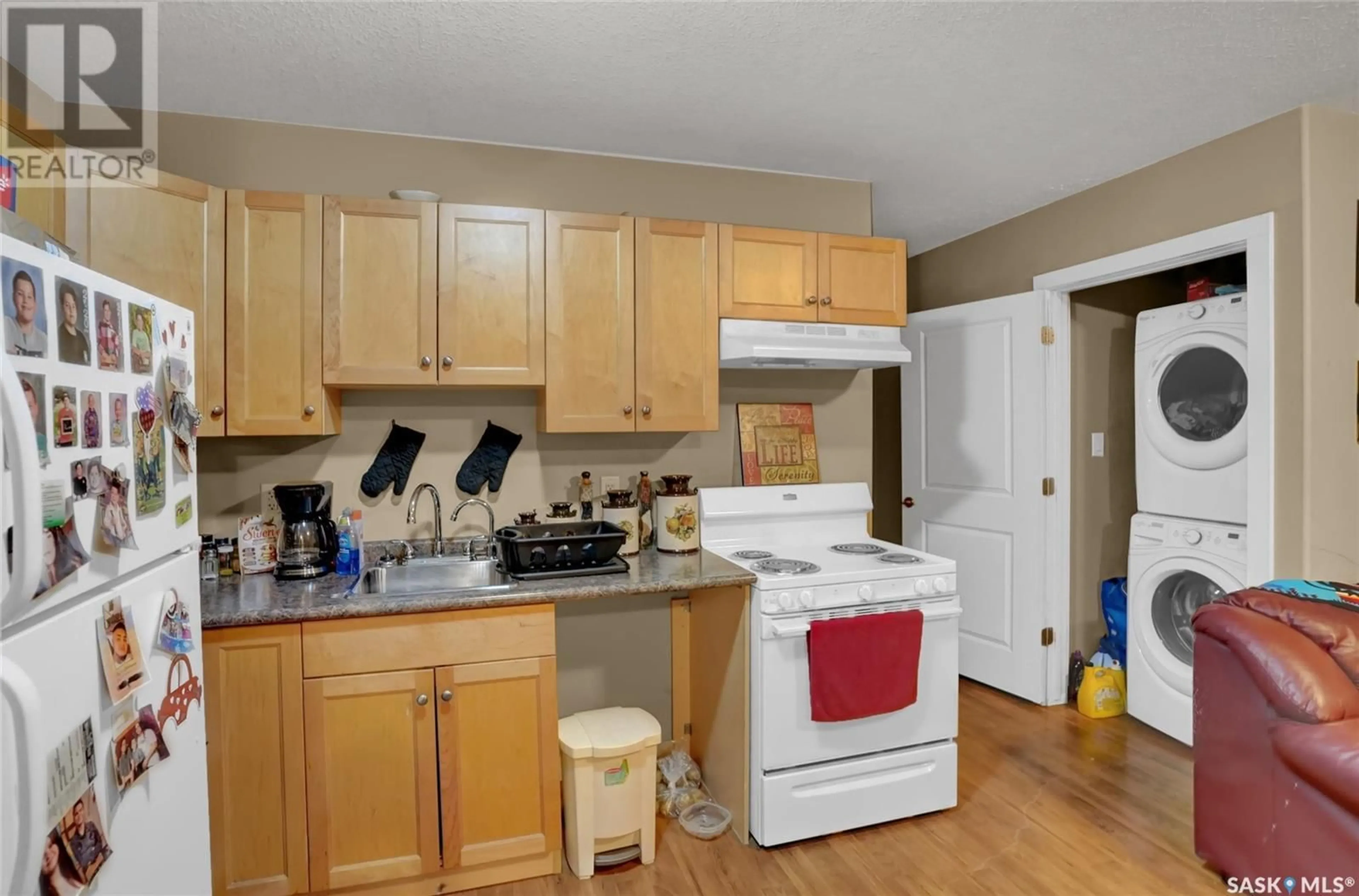 Standard kitchen, unknown for 1152 CAMERON STREET, Regina Saskatchewan S4T2S8