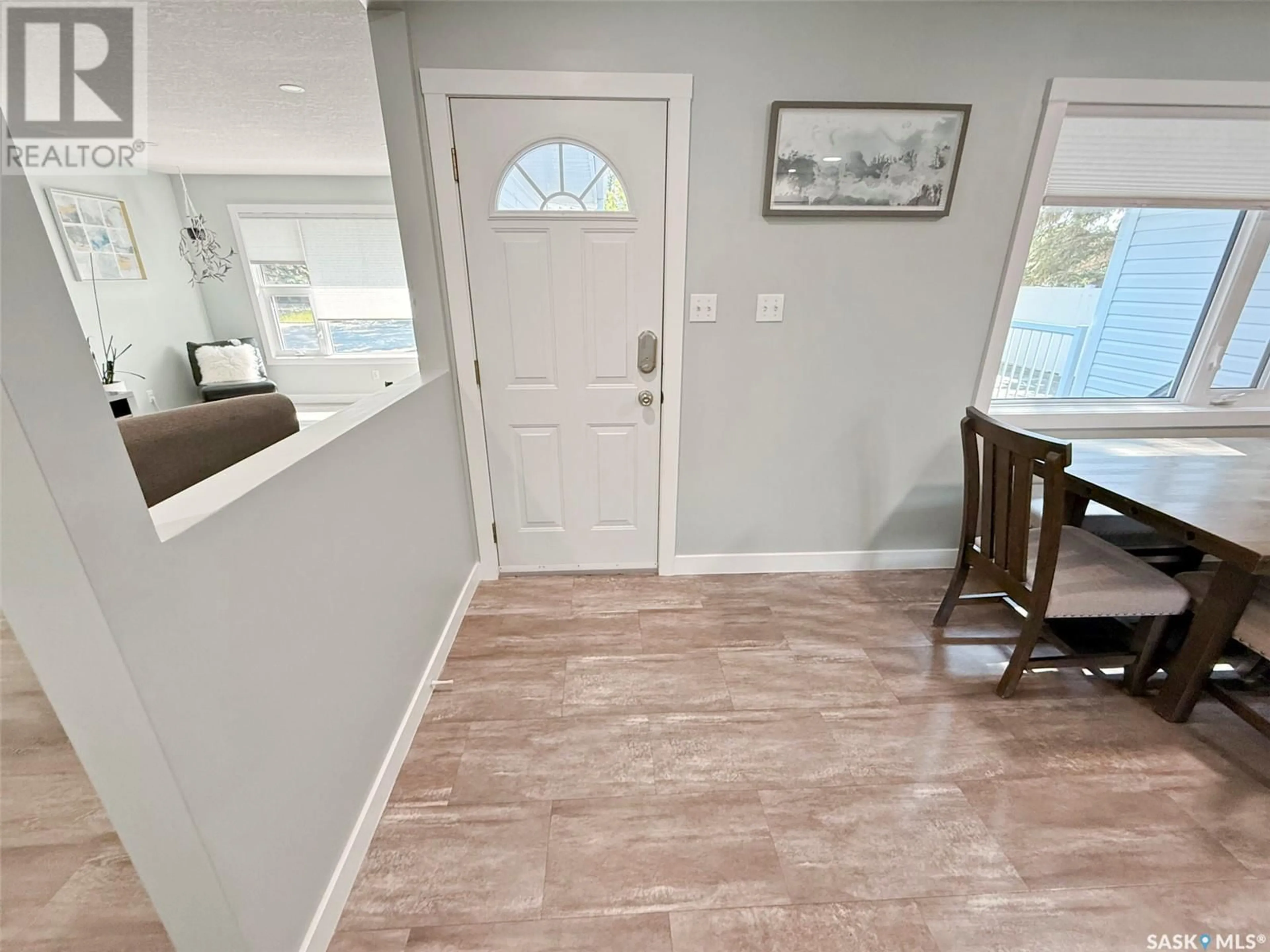 Indoor entryway for 410 MACDONALD DRIVE, Swift Current Saskatchewan S9H1L9