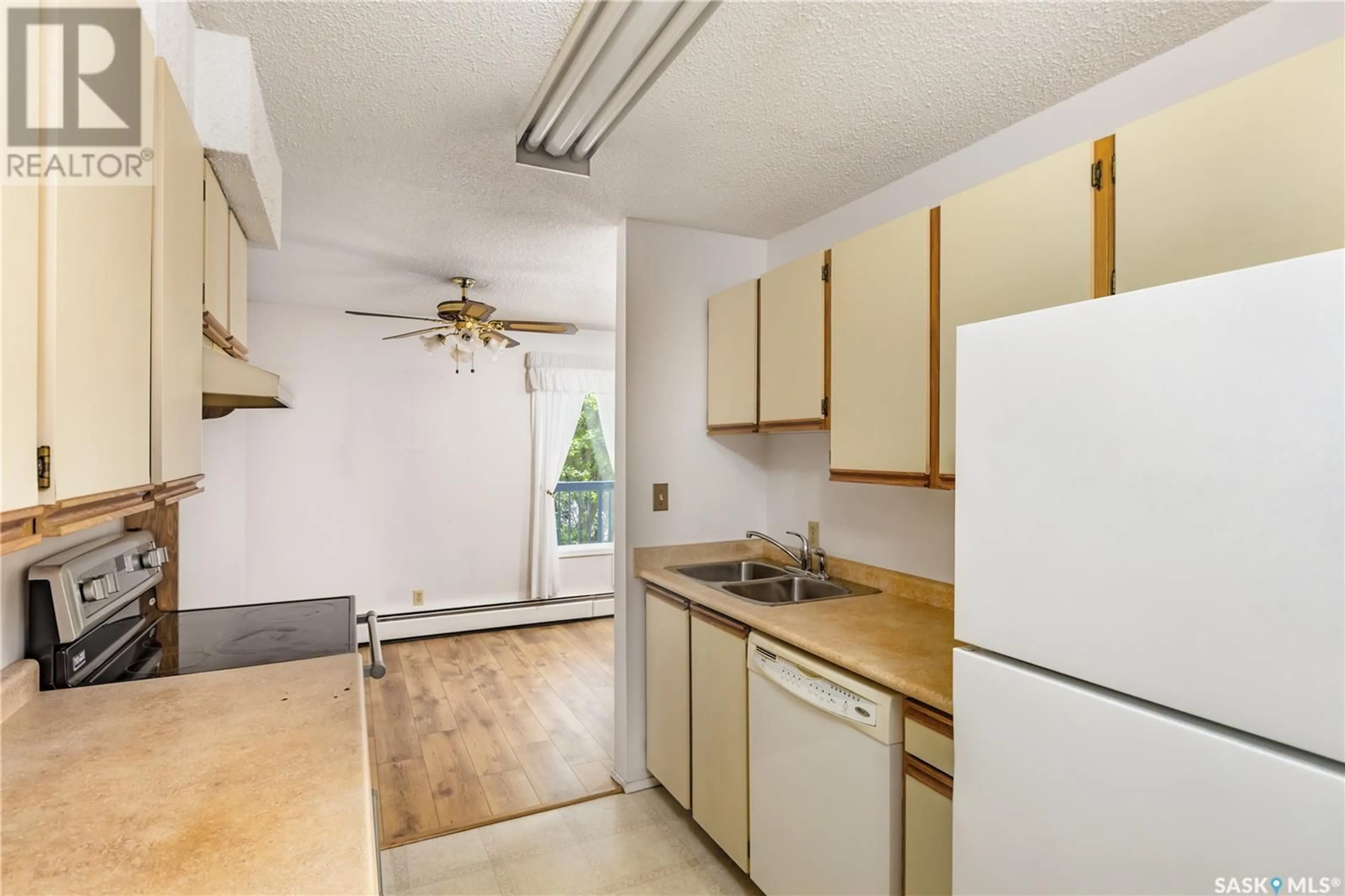 Standard kitchen, unknown for 203 - 218 CRAWFORD AVENUE, Melfort Saskatchewan S0E1A0