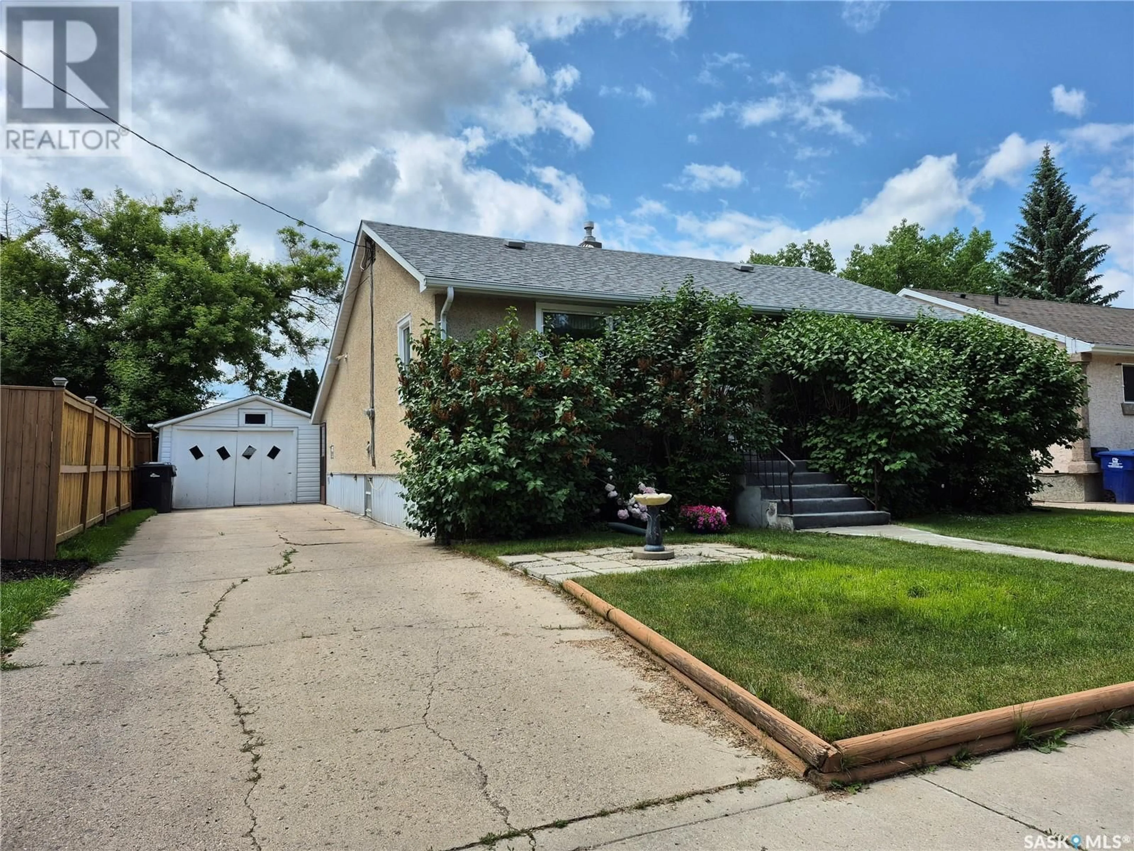 Unknown for 427 ALBERT STREET, Weyburn Saskatchewan S4H1G4