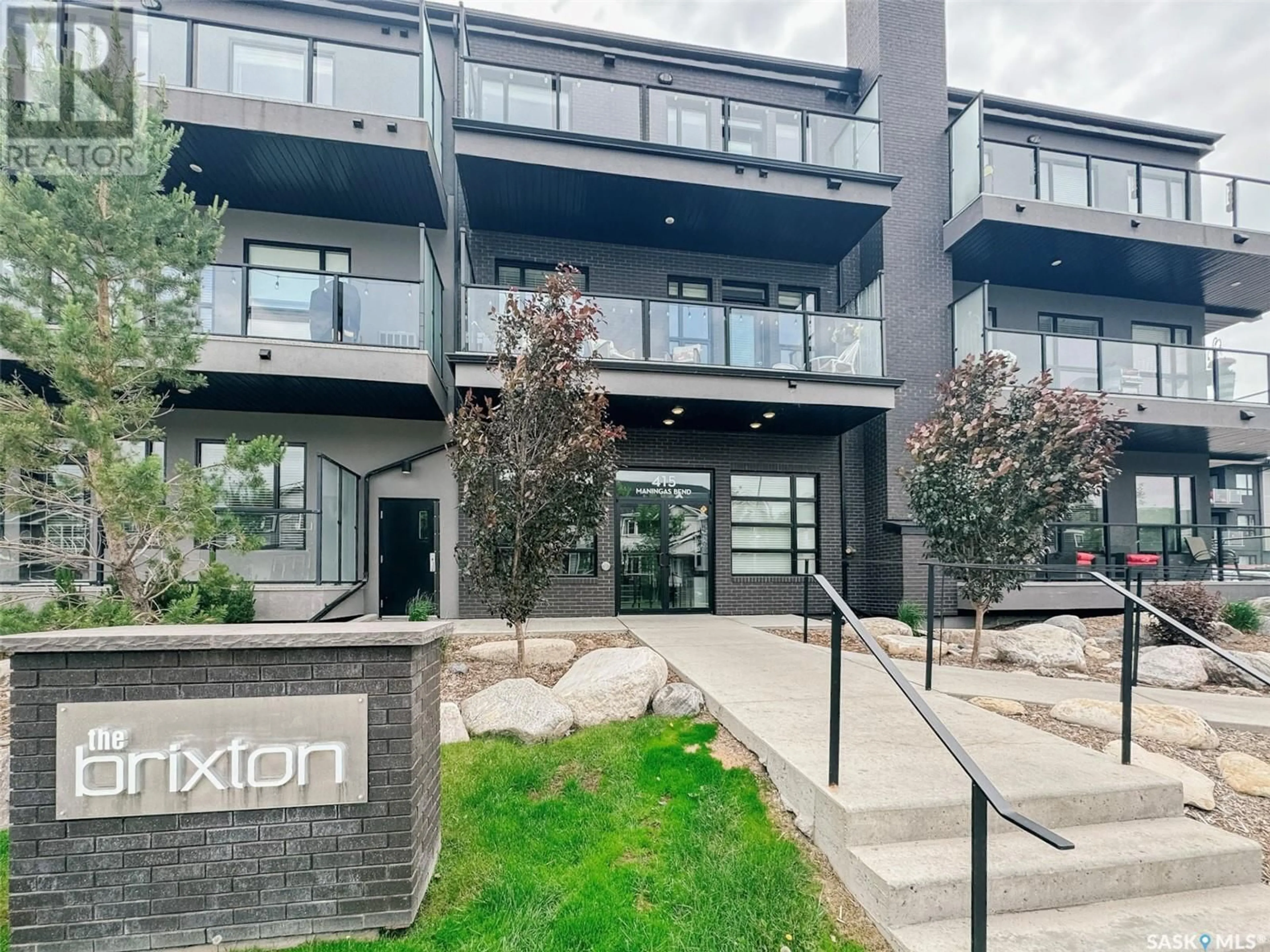 Indoor foyer for 415 - 309 MANINGAS BEND, Saskatoon Saskatchewan S7W0T6