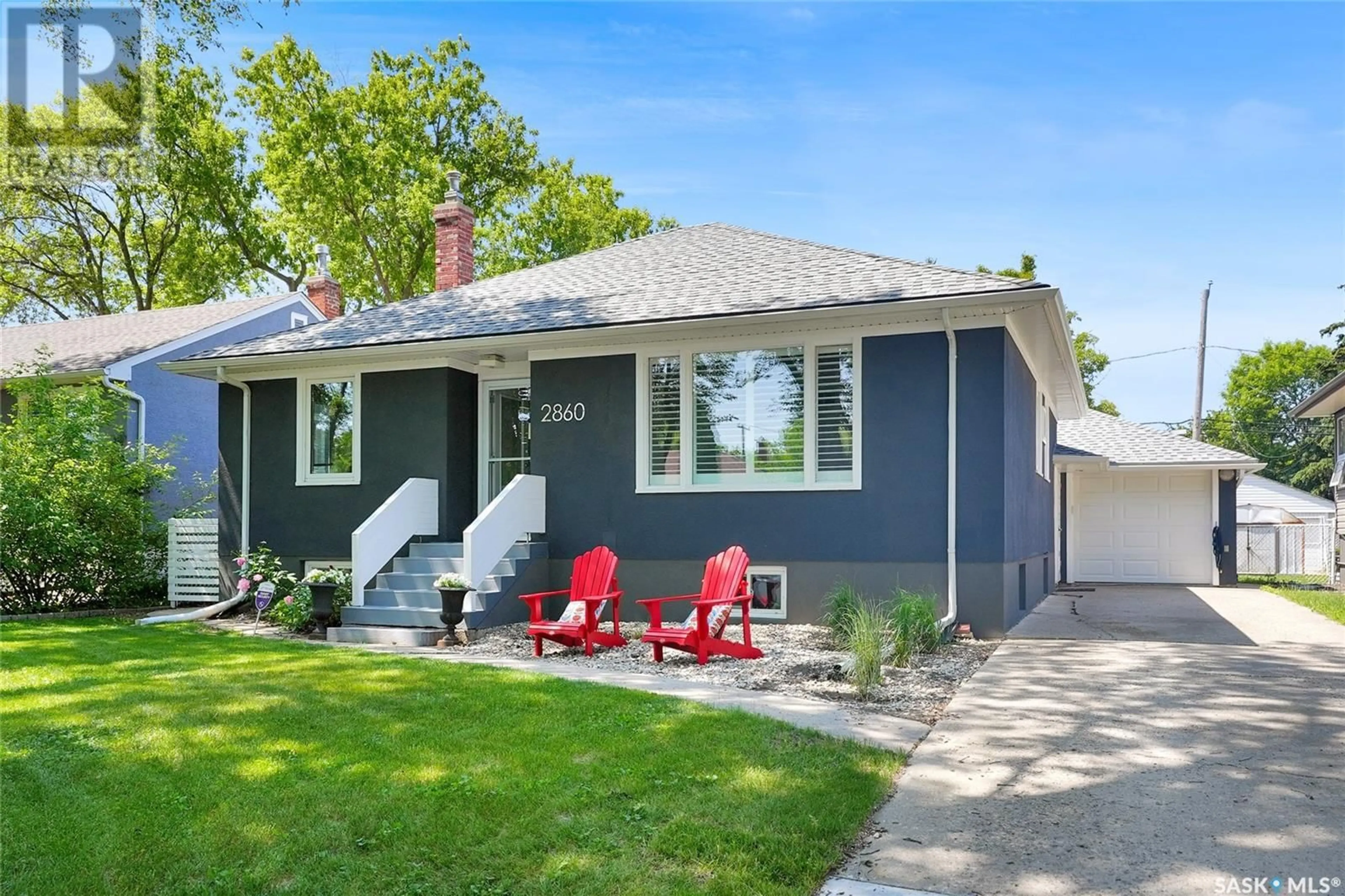 Home with vinyl exterior material, street for 2860 ATHOL STREET, Regina Saskatchewan S4S1Y2