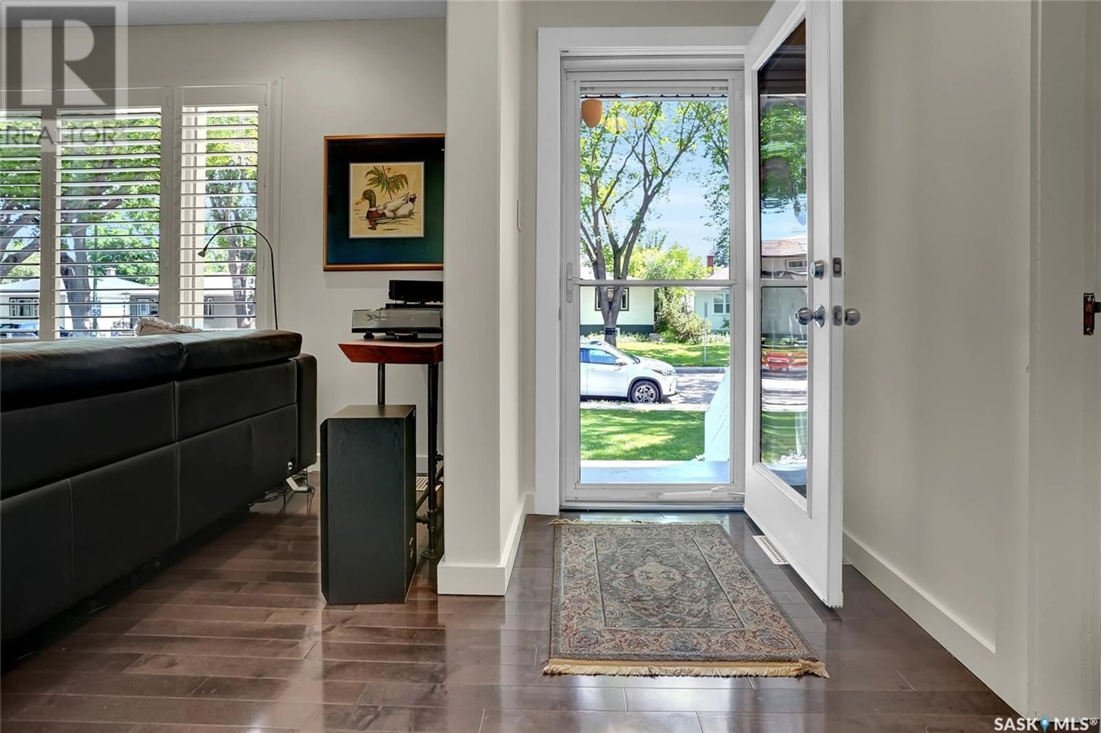 Indoor entryway for 2860 ATHOL STREET, Regina Saskatchewan S4S1Y2