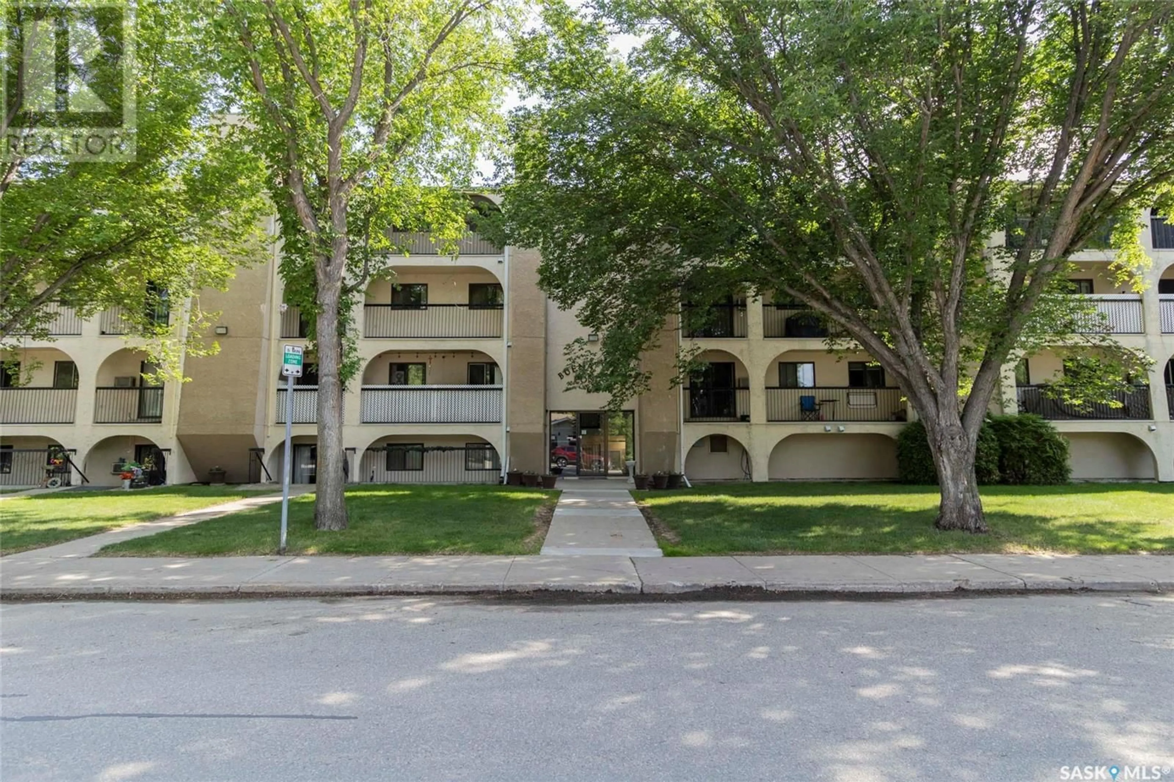 Patio, street for 610 - 312 HILLIARD STREET, Saskatoon Saskatchewan S7M5L5