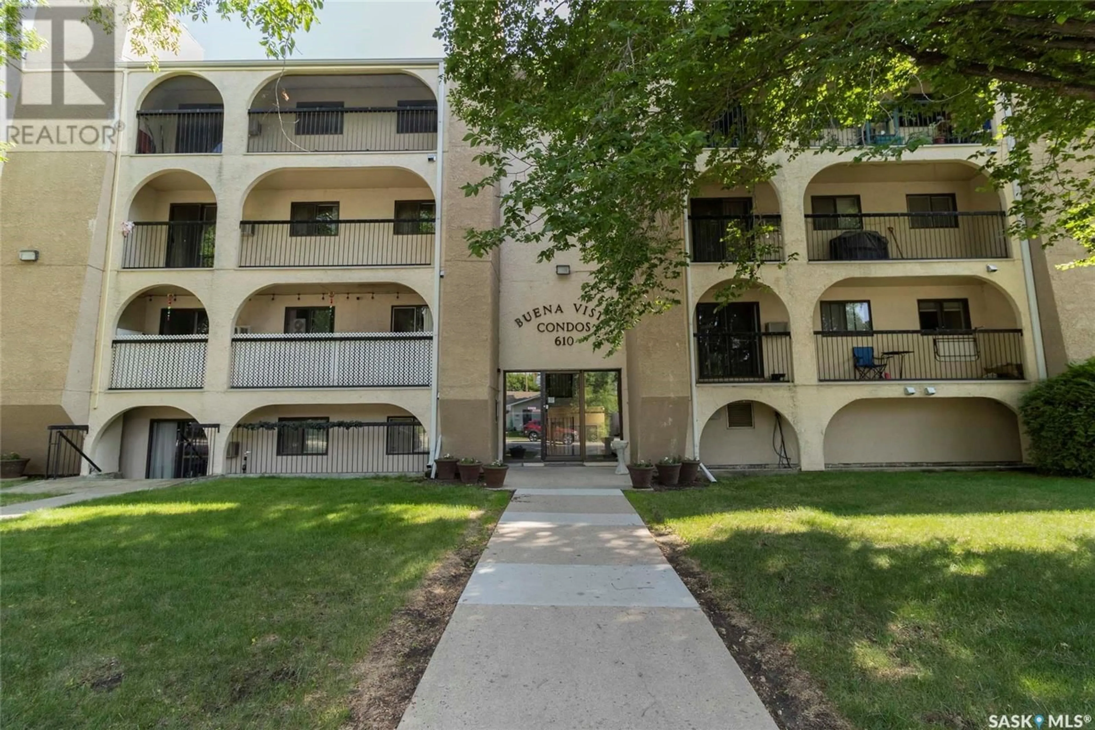Patio, street for 610 - 312 HILLIARD STREET, Saskatoon Saskatchewan S7M5L5