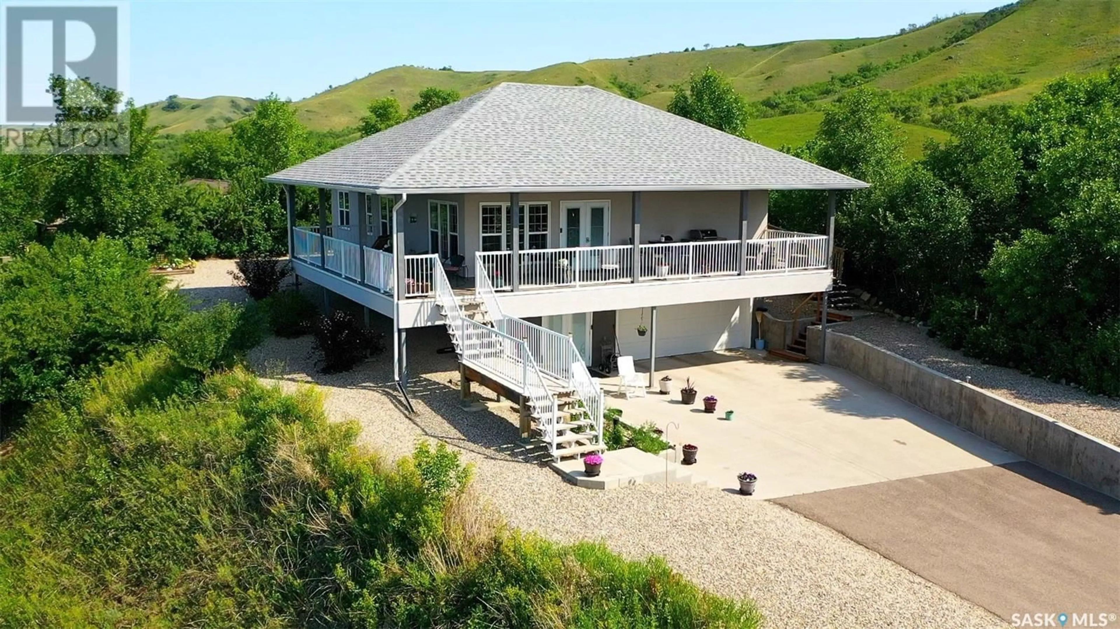 A pic from outside/outdoor area/front of a property/back of a property/a pic from drone, water/lake/river/ocean view for 207 CRIDDLE AVENUE, Crooked Lake Provincial Park Saskatchewan S0G2B0