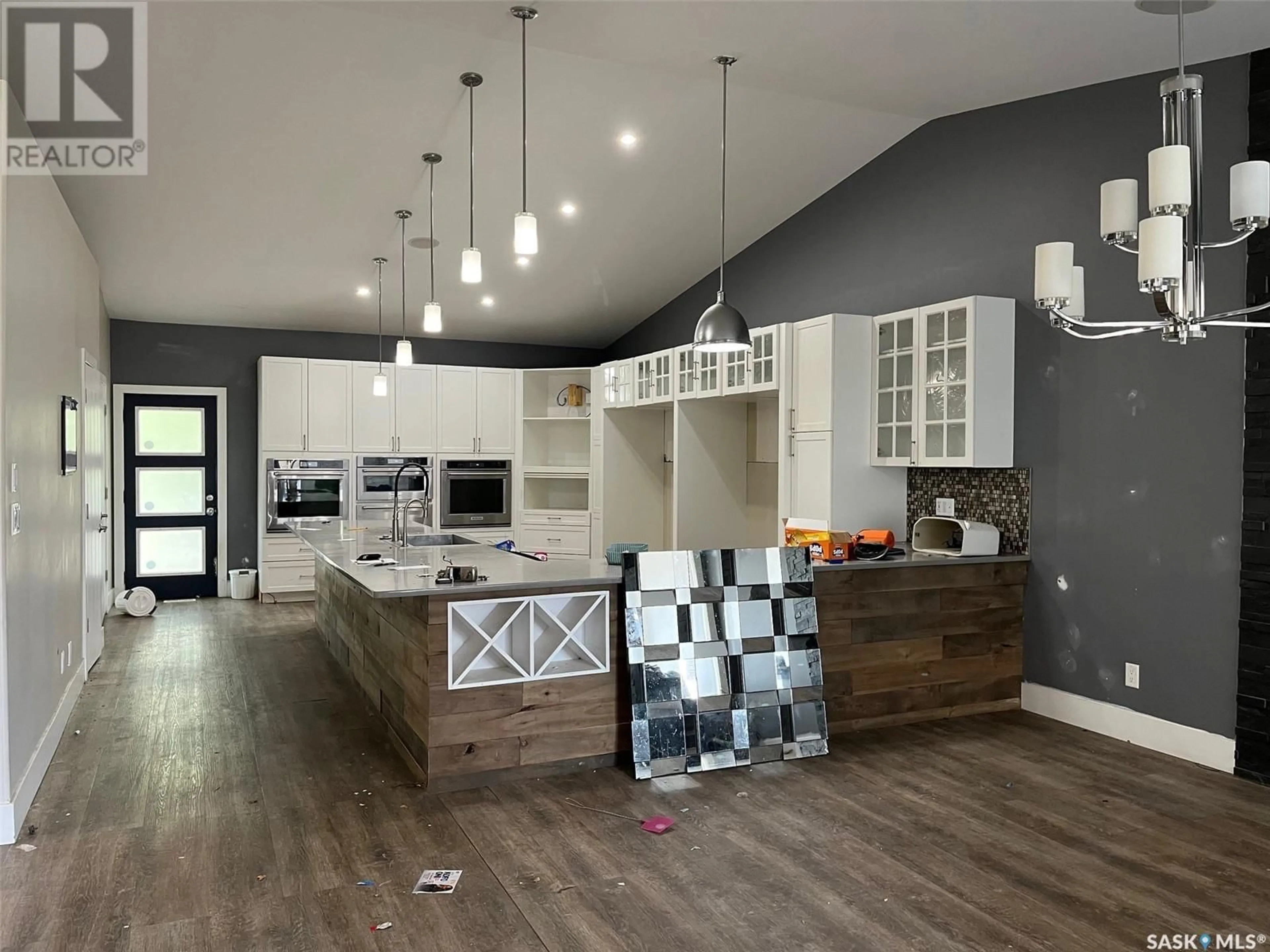 Open concept kitchen, unknown for 2431 JAMESON CRESCENT, Regina Saskatchewan S4V1K2