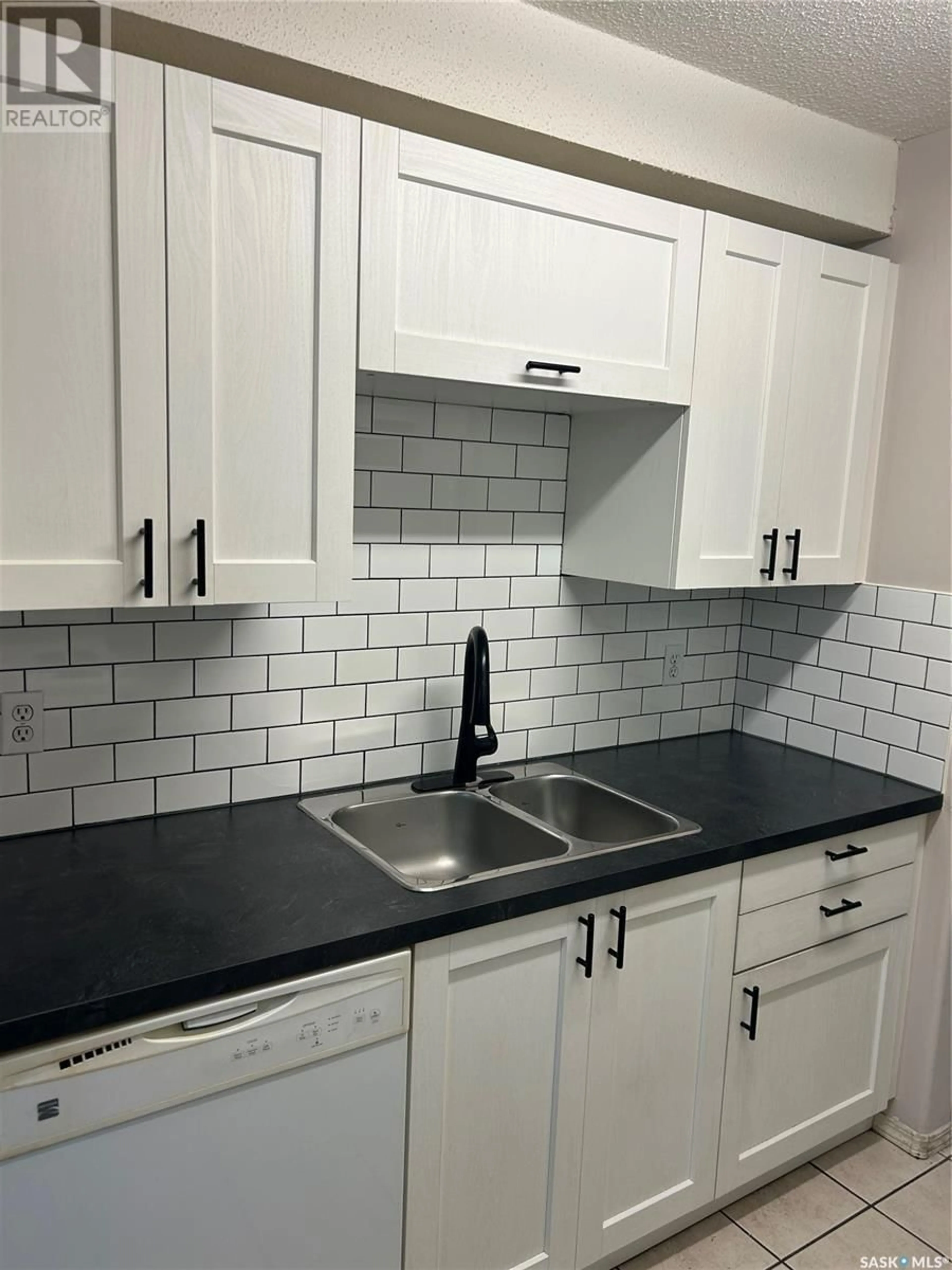 Standard kitchen, ceramic/tile floor for E - 1211 425 115TH STREET, Saskatoon Saskatchewan S7N2E5