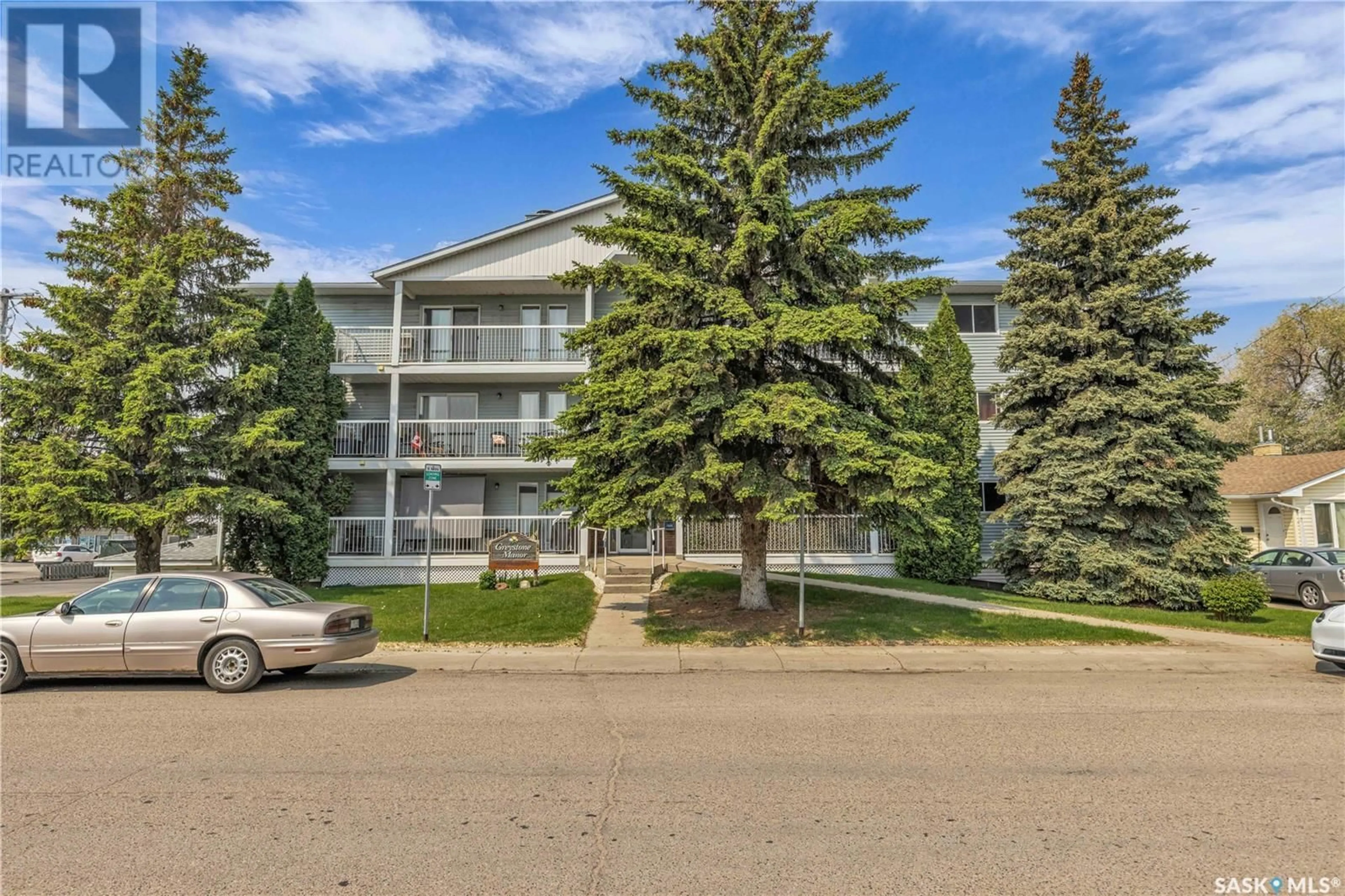 Patio, unknown for 301 918 ARGYLE AVENUE, Saskatoon Saskatchewan S7H2W1
