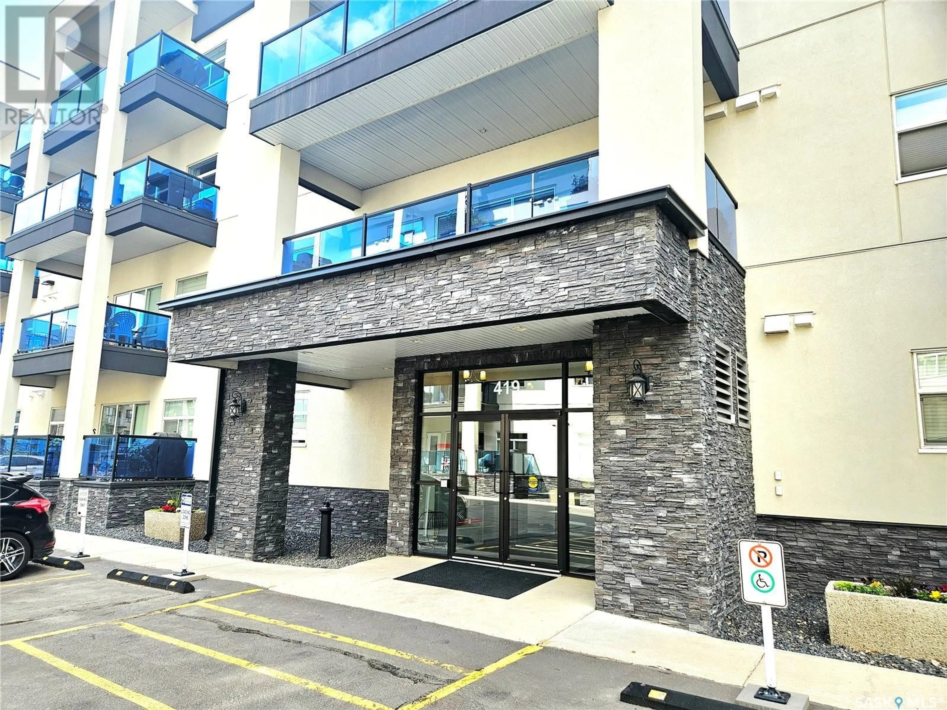 Indoor foyer for 419 - 109 NELSON ROAD, Saskatoon Saskatchewan S7S1P2