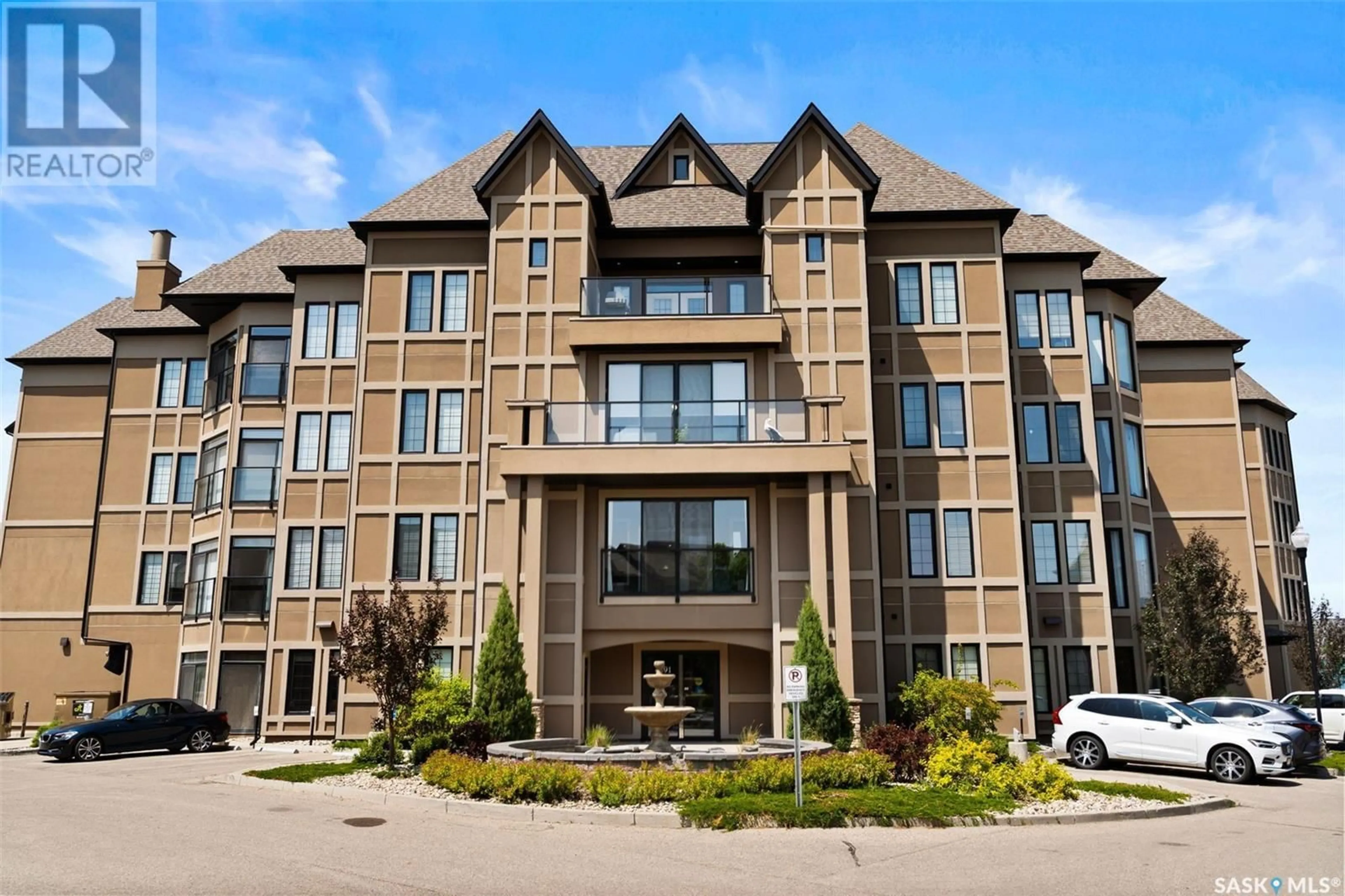 Indoor foyer for 405 - 4891 TRINITY LANE, Regina Saskatchewan S4W0E1