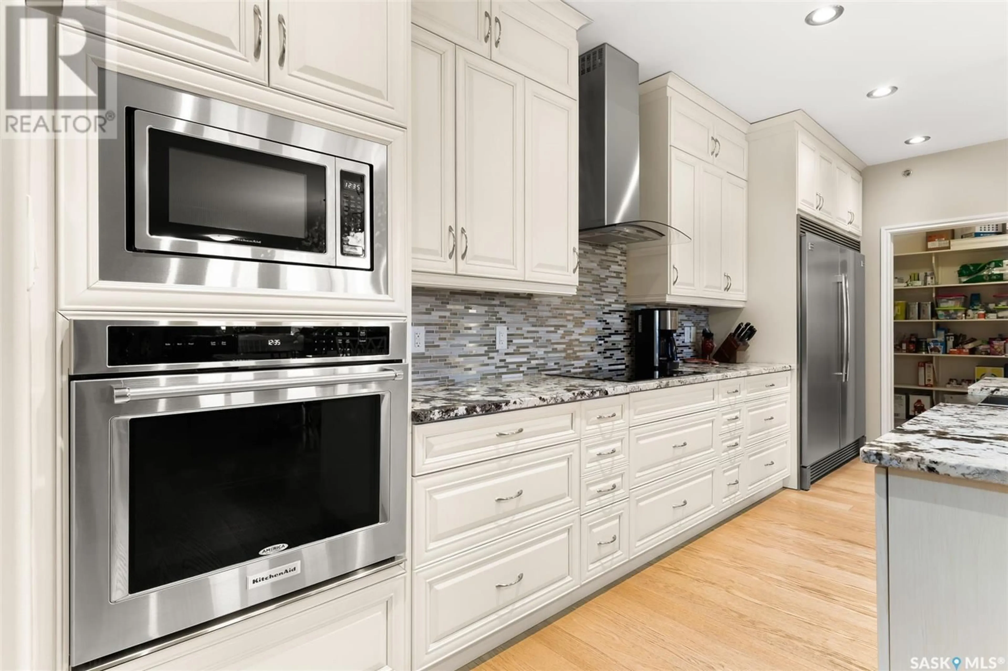 Contemporary kitchen, unknown for 405 - 4891 TRINITY LANE, Regina Saskatchewan S4W0E1