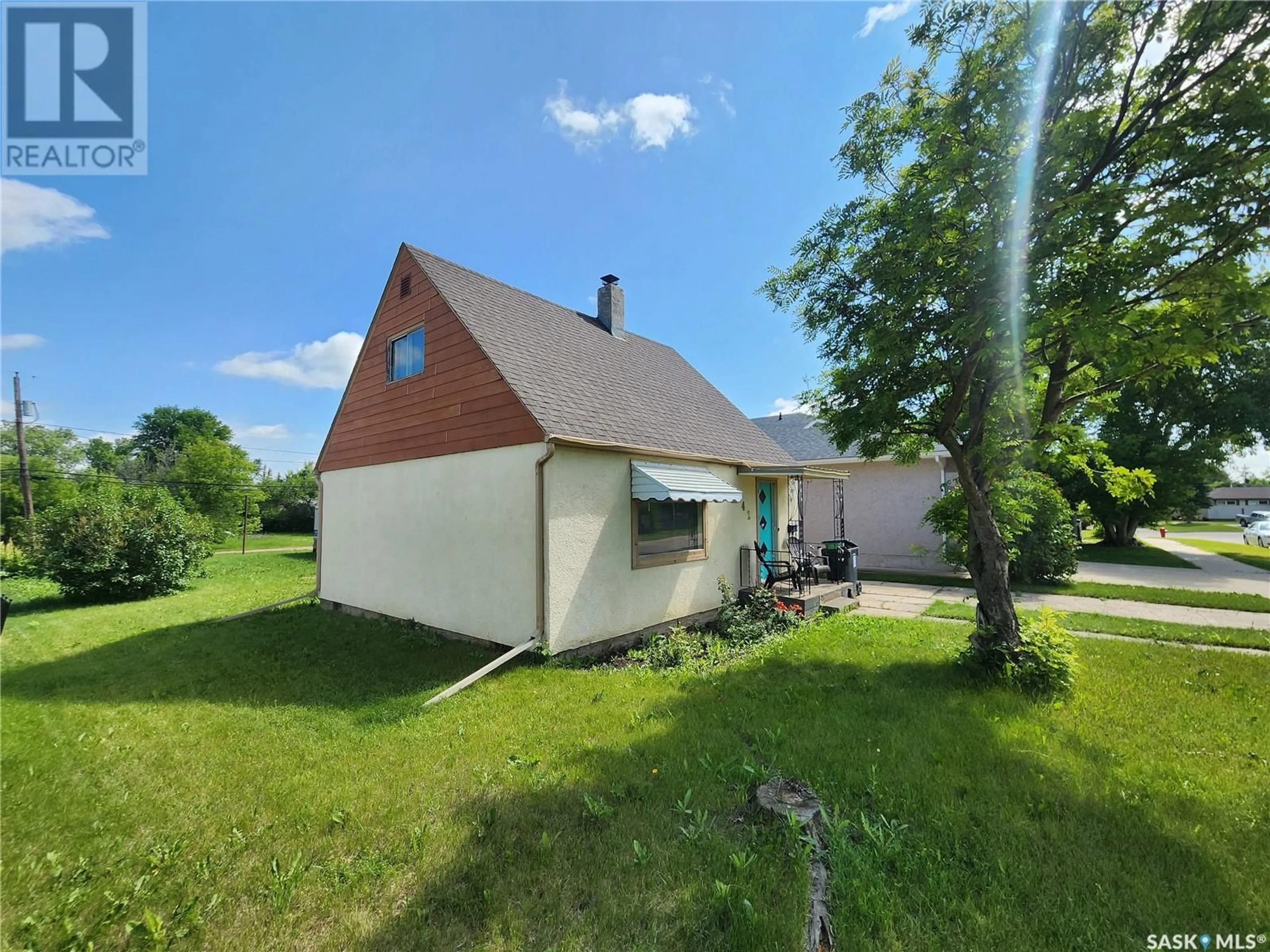 A pic from outside/outdoor area/front of a property/back of a property/a pic from drone, street for 442 4TH AVENUE, Melville Saskatchewan S0A2P0