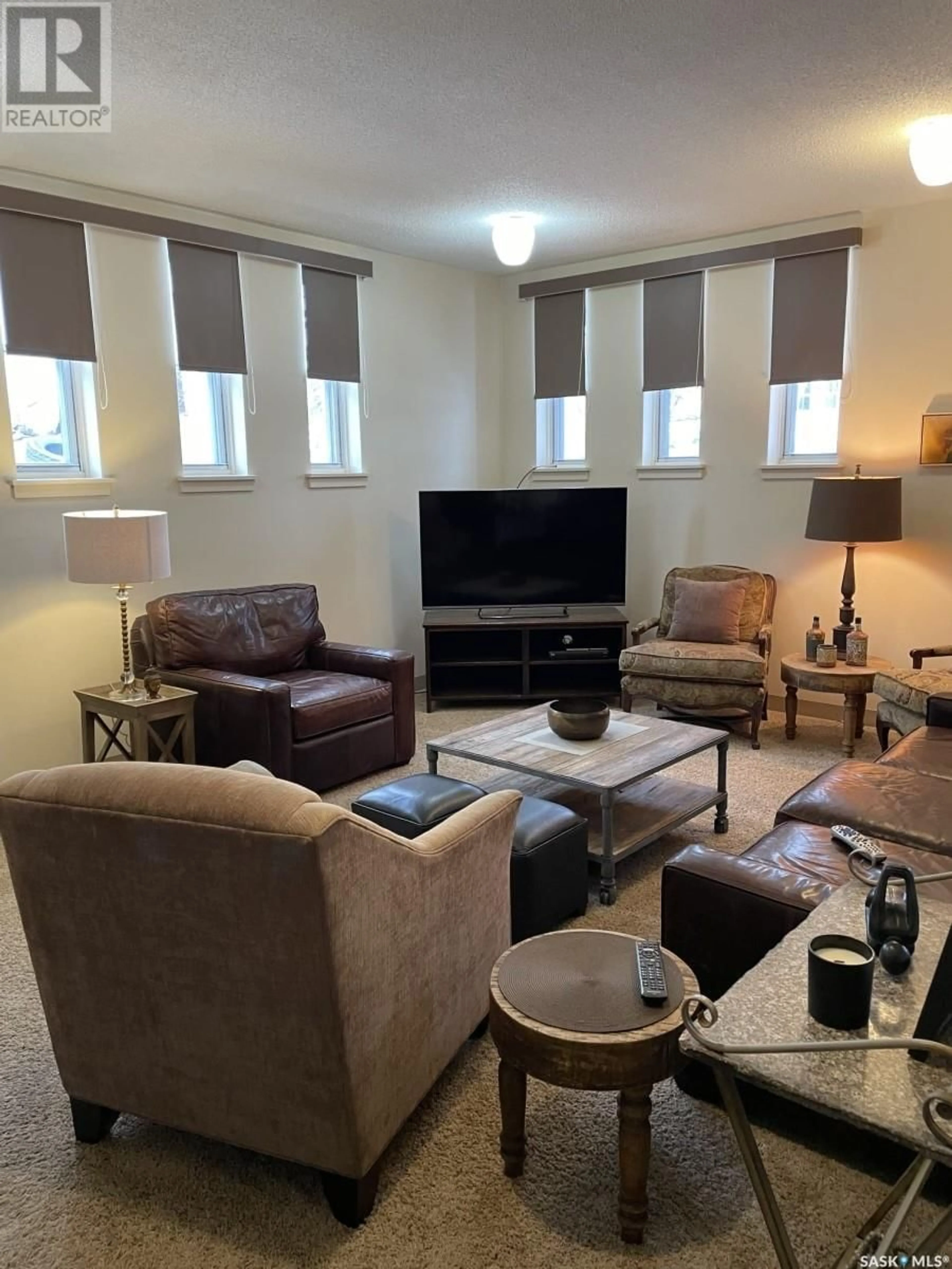 Living room with furniture, unknown for 433 3RD STREET, Shaunavon Saskatchewan S0N2M0