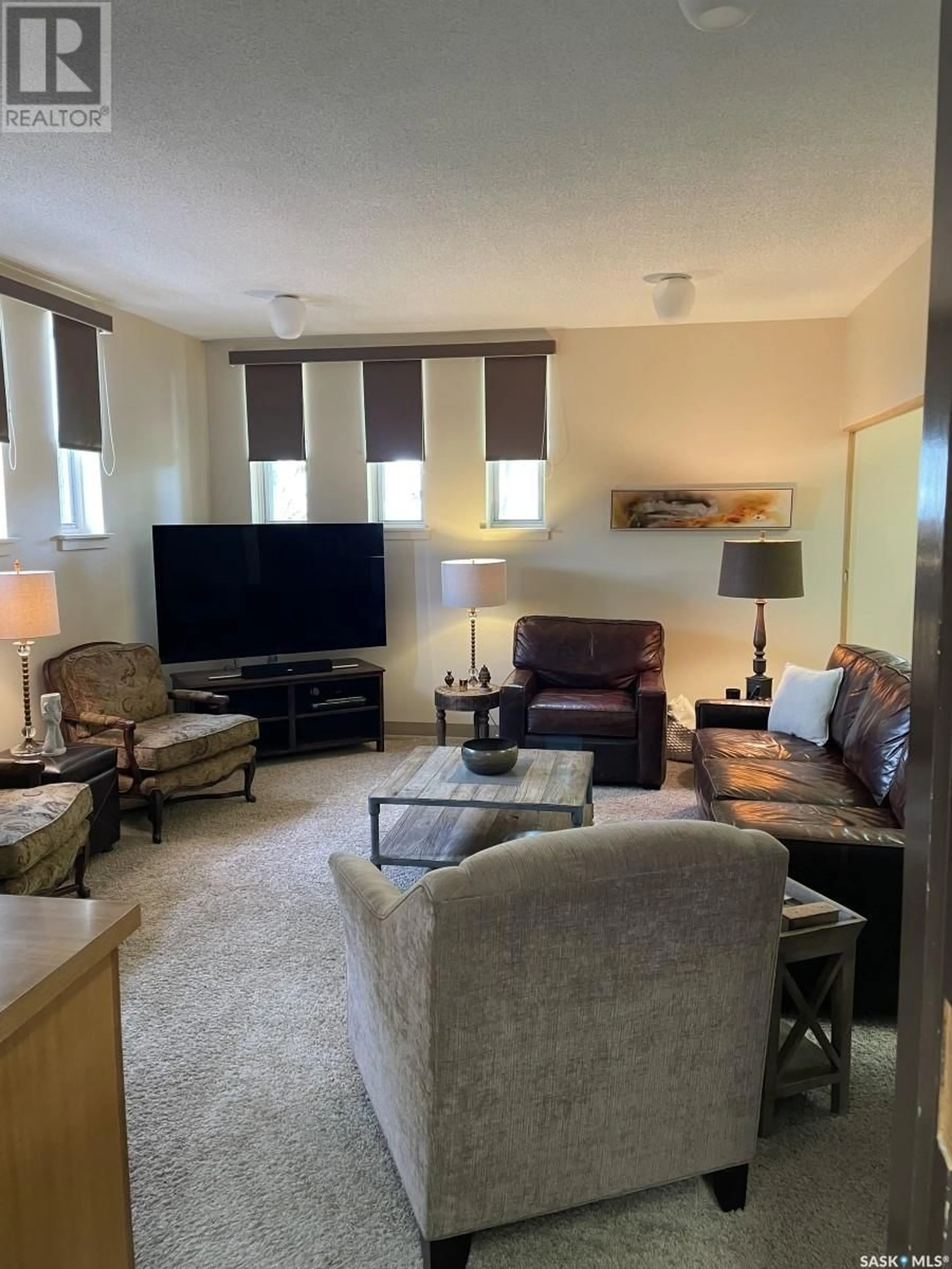 Living room with furniture, unknown for 433 3RD STREET, Shaunavon Saskatchewan S0N2M0