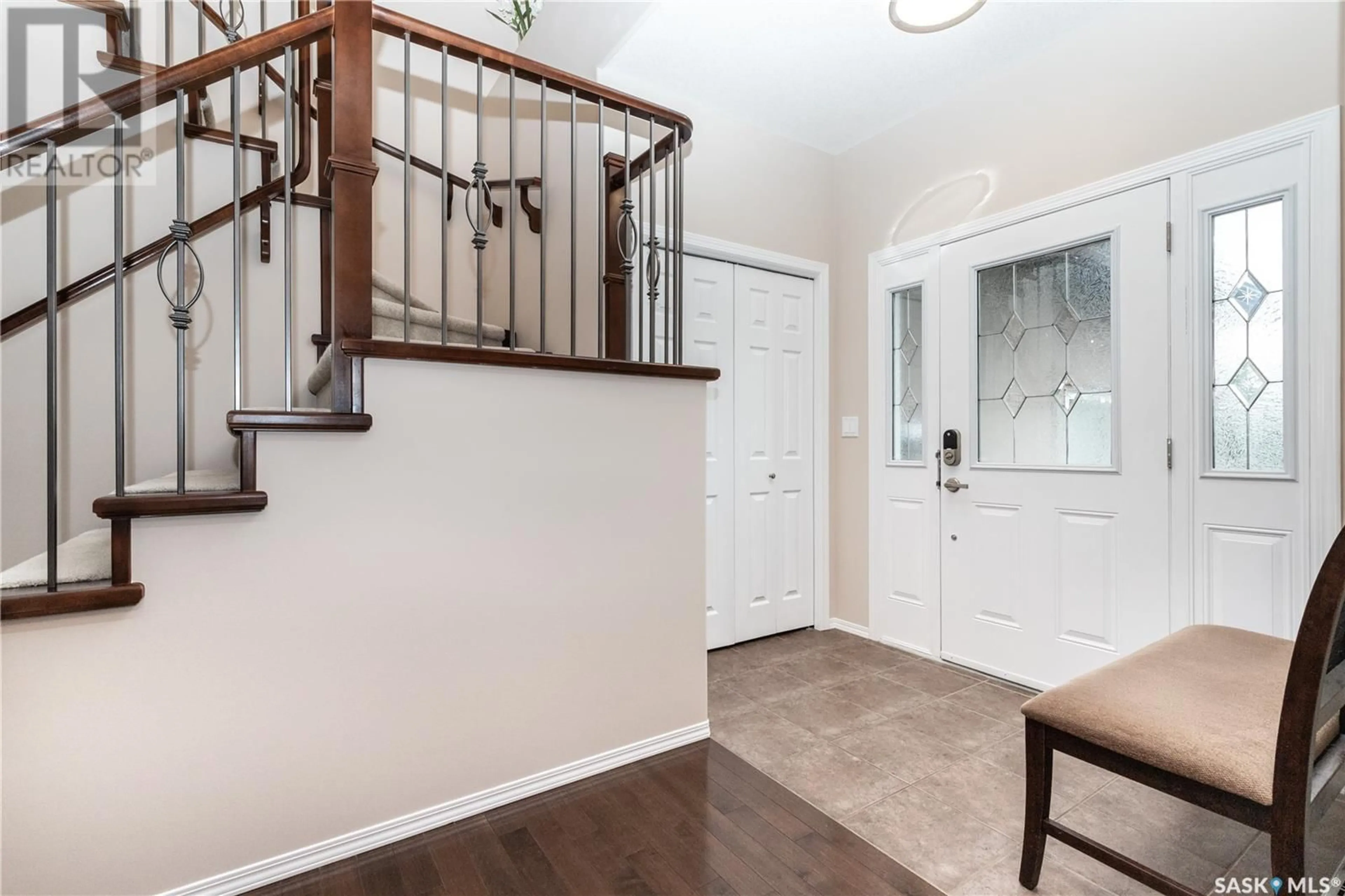Indoor entryway for 110 BEECHDALE CRESCENT, Saskatoon Saskatchewan S7V0A3