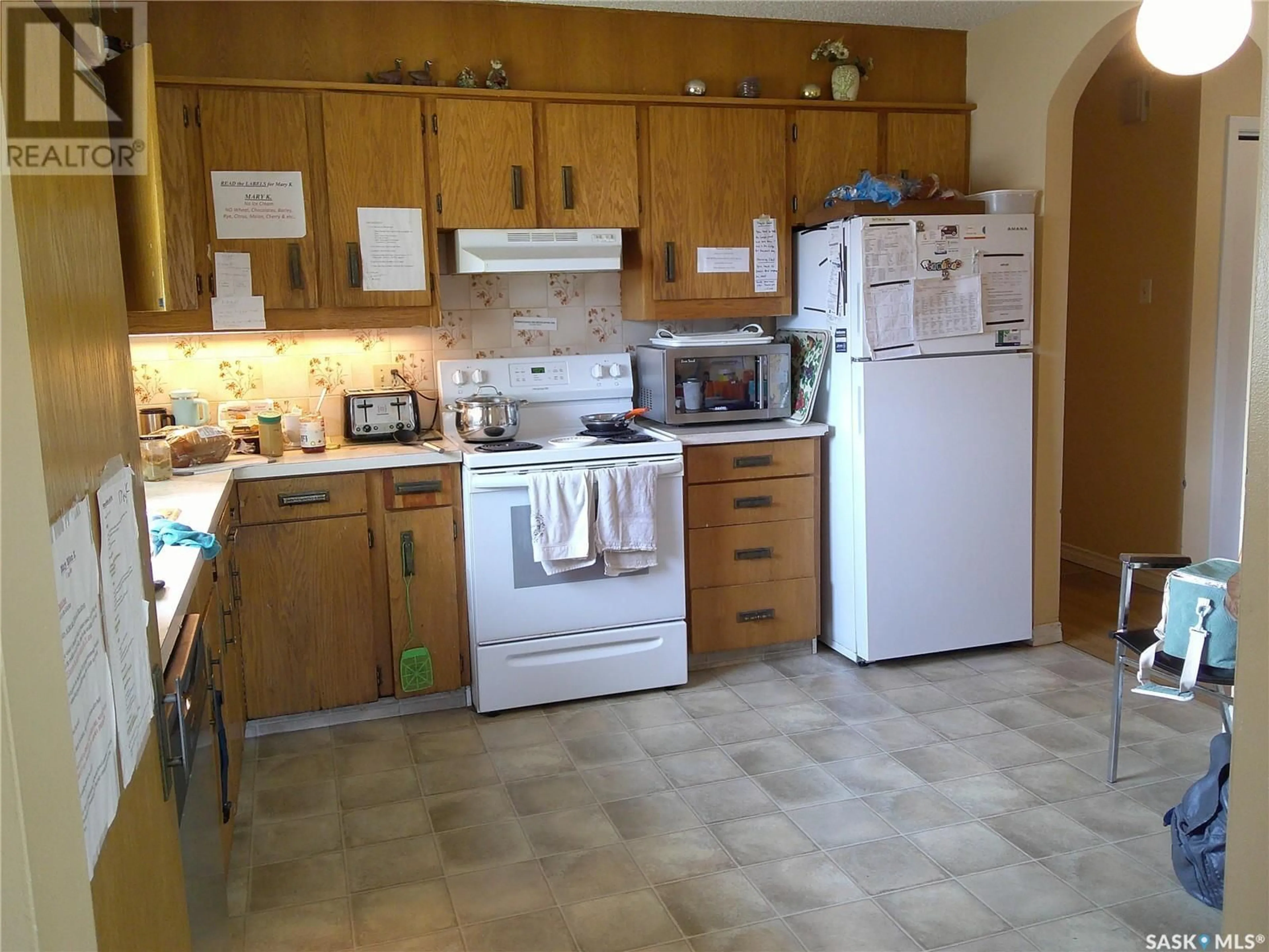 Standard kitchen, unknown for 7103 SHERWOOD DRIVE, Regina Saskatchewan S4X2V5